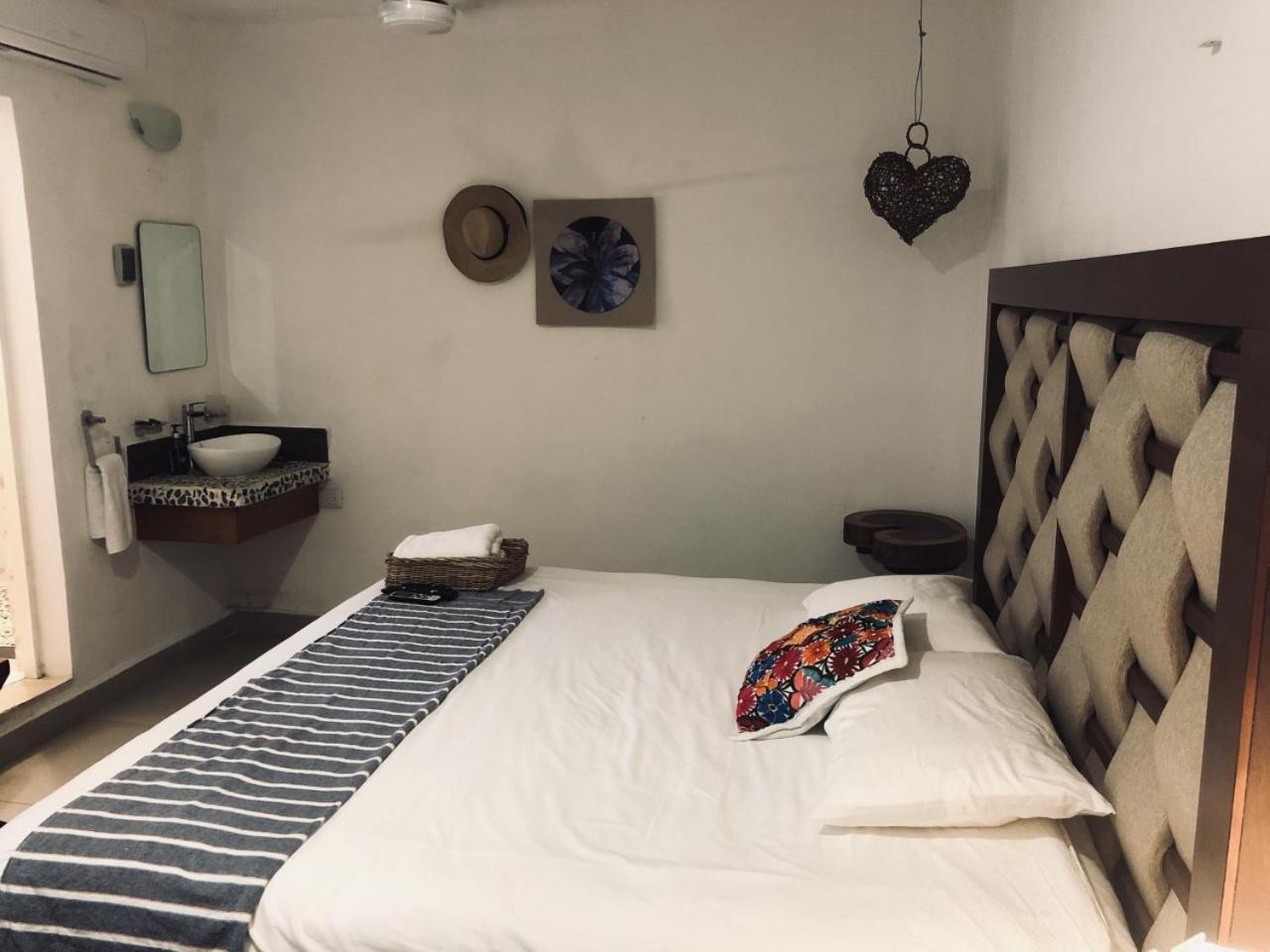 Deluxe King Room photo 2