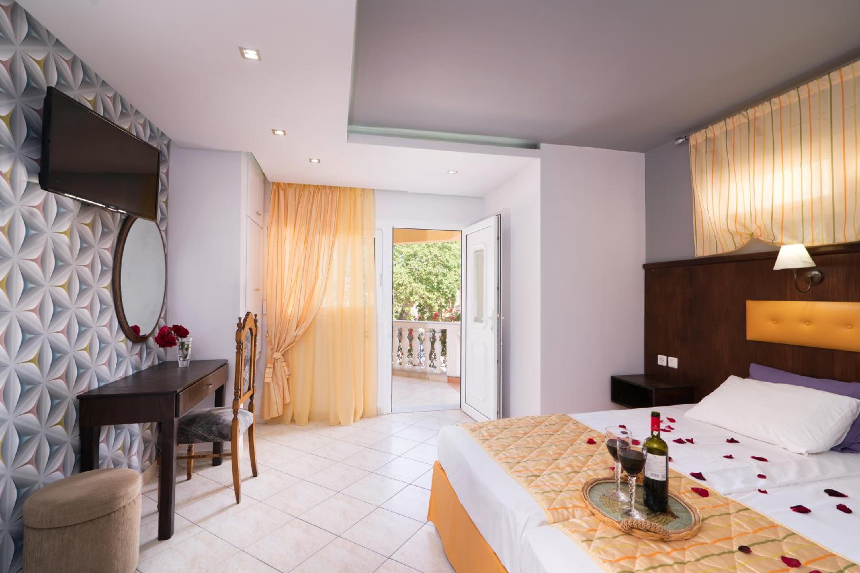 Deluxe Double Room photo 2