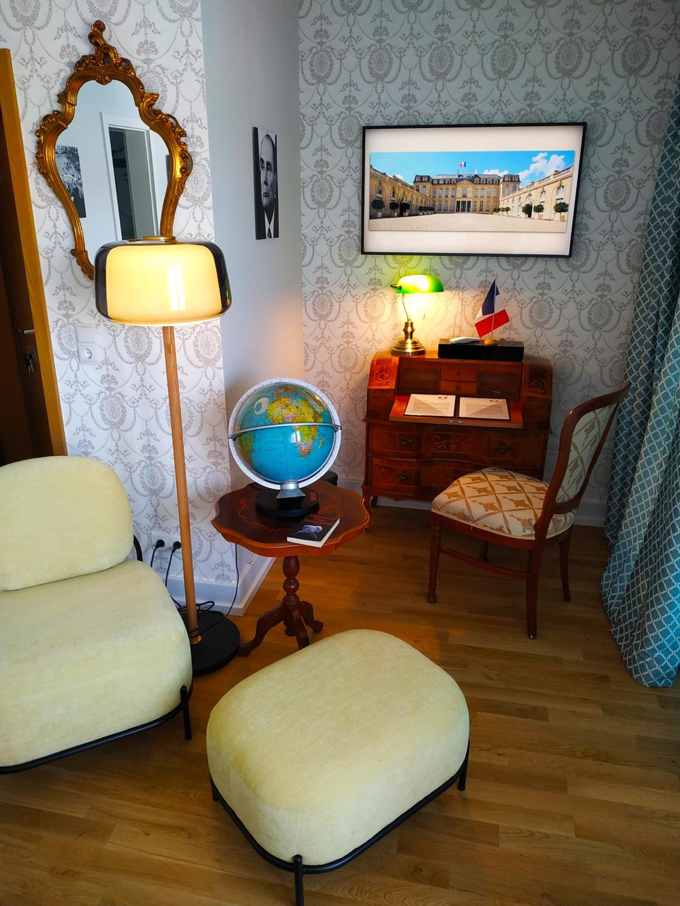 Deluxe Double or Twin Room - Photo 2
