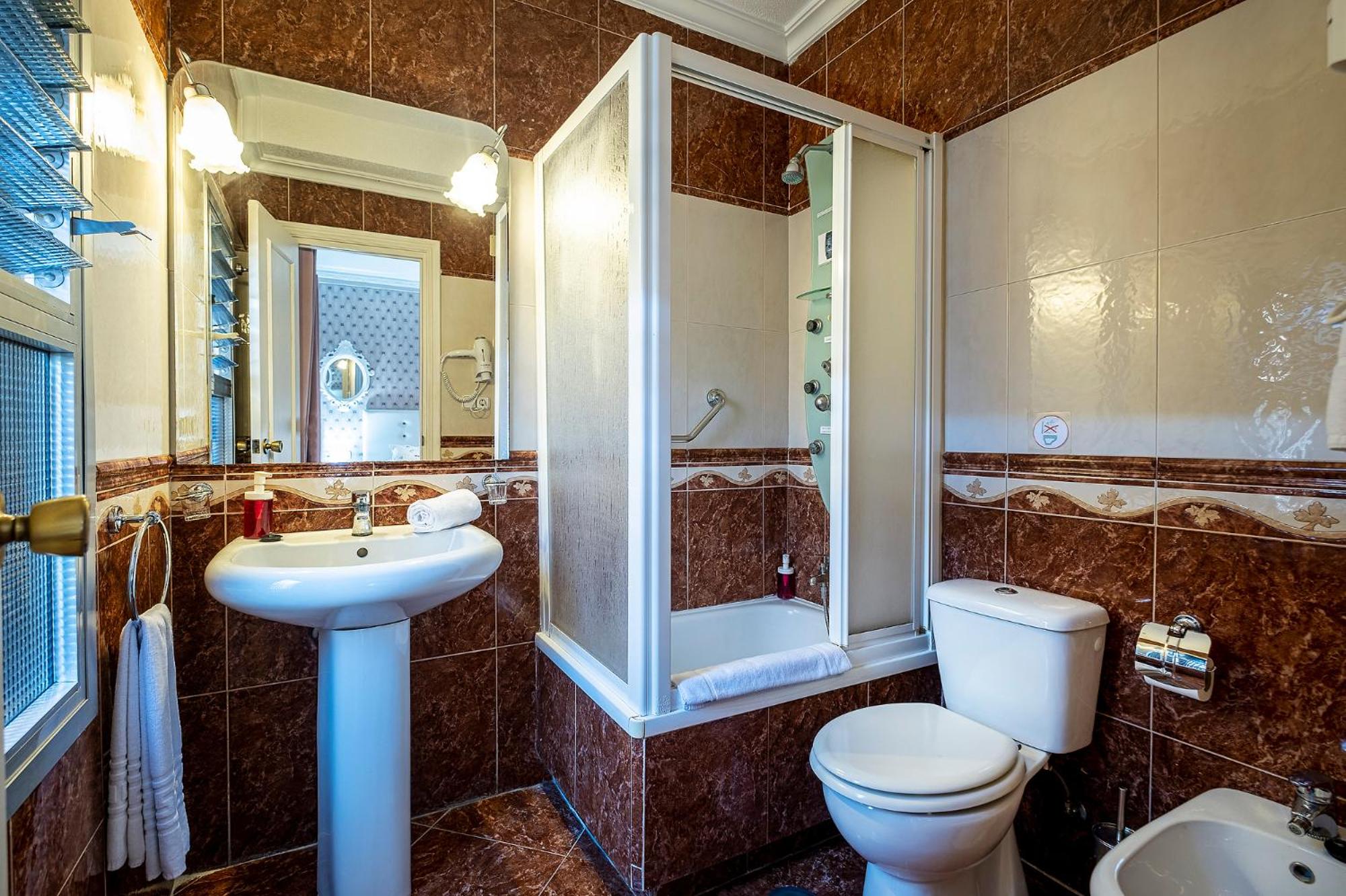 Basic Double Room - Photo 6