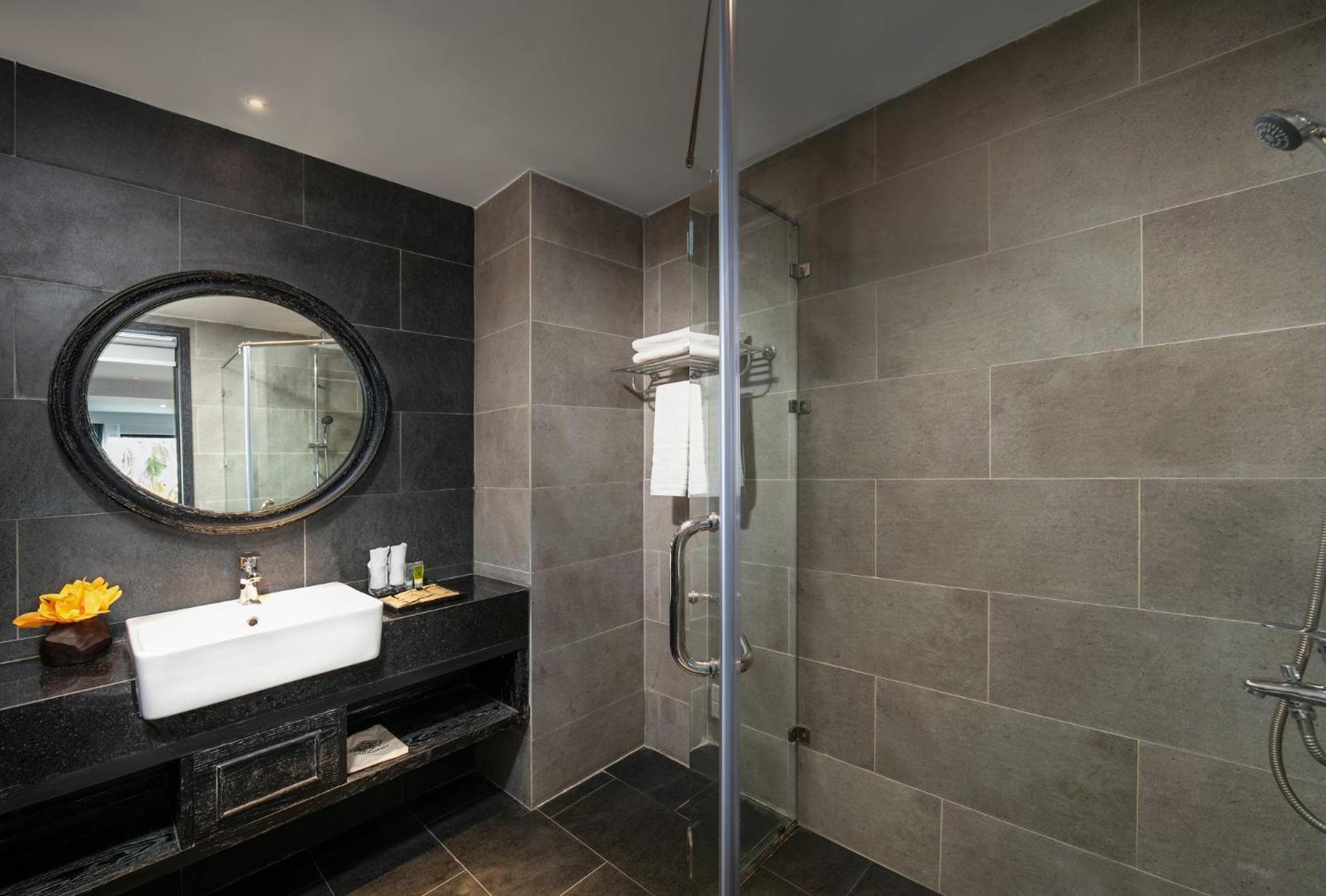 Deluxe Double or Twin Room with River View - Photo 3