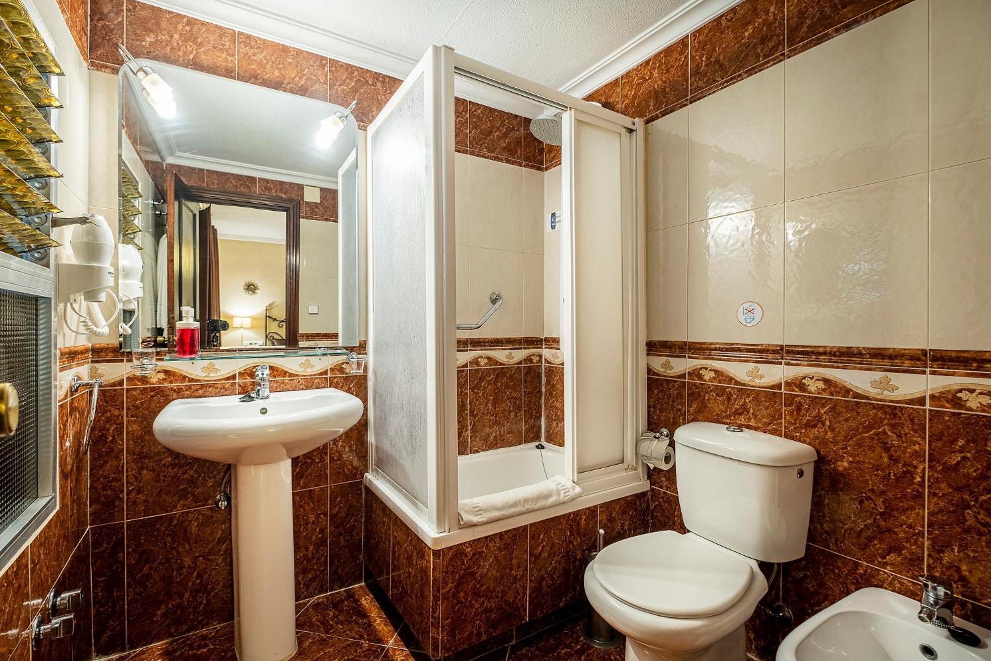 Special Double Room - Photo 15