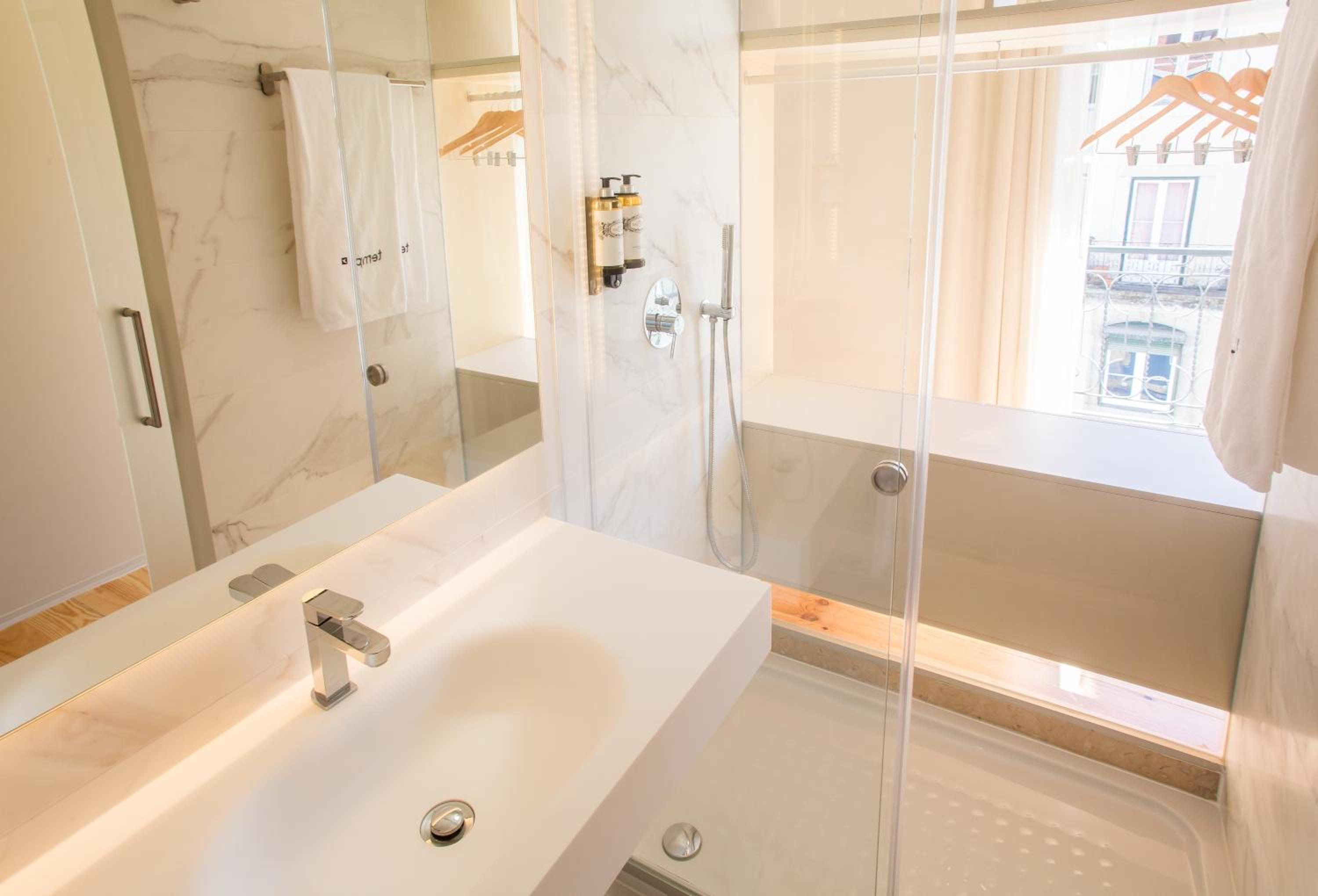 Deluxe Double Room - Photo 5
