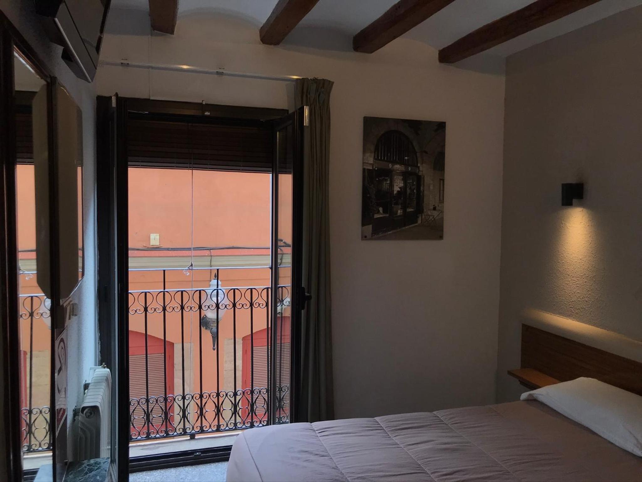 Climatized Double Room with Private bathroom photo 2
