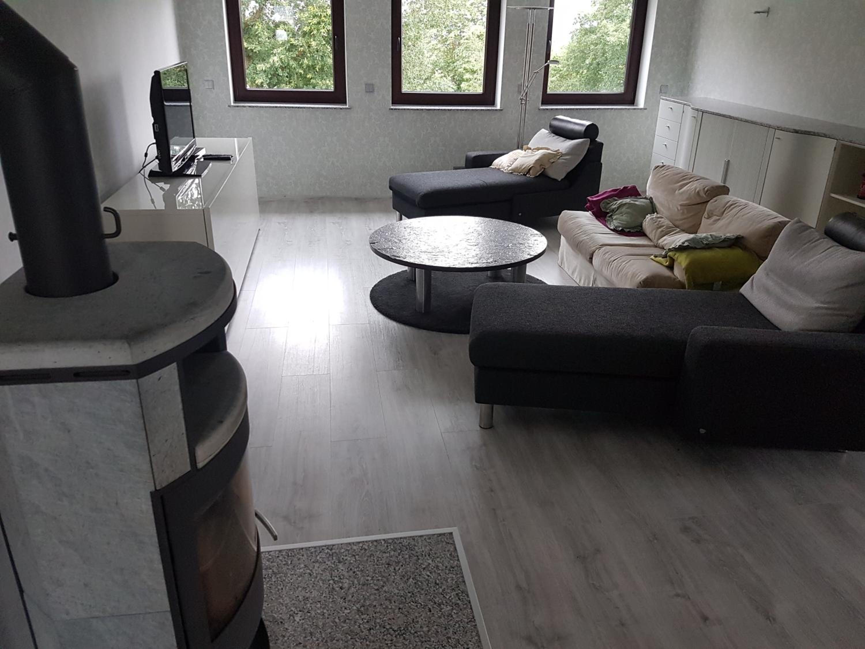 One-Bedroom Apartment - Photo 1