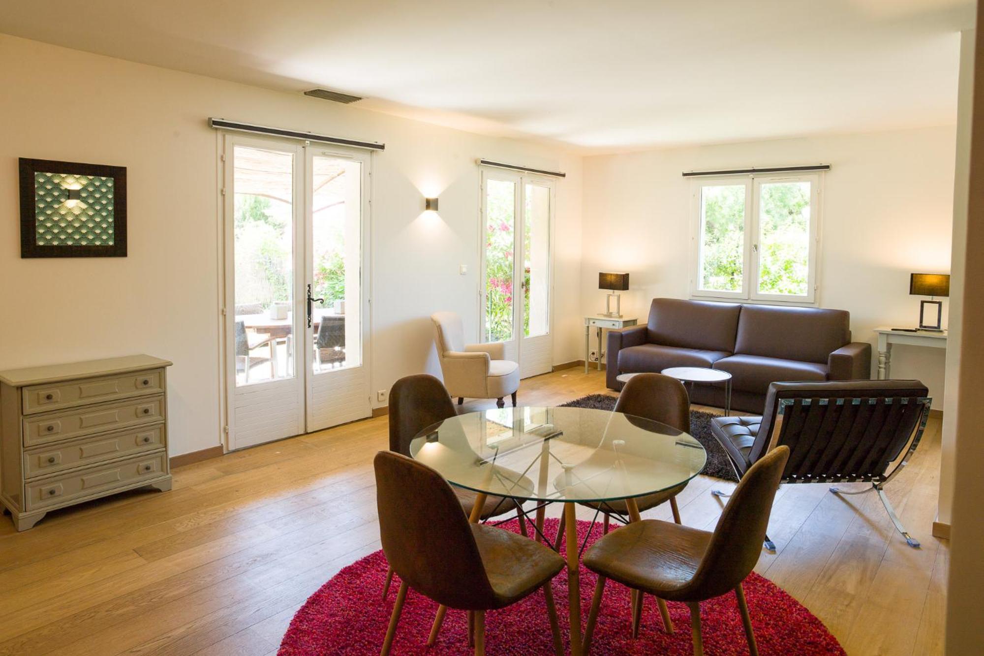 Holiday Home with private garden  - Photo 1