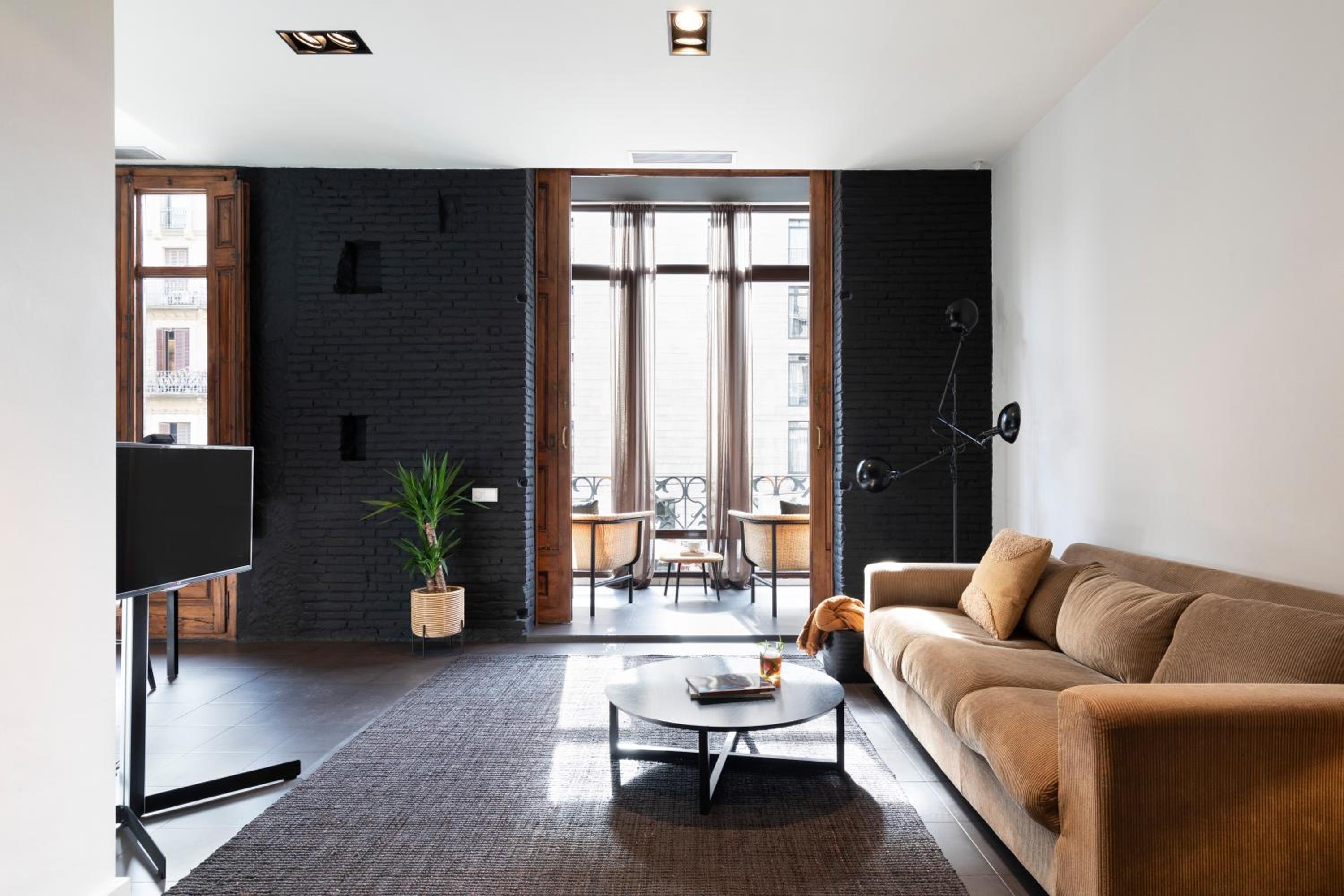 Apartamento de una habitación con vista a la calle (I)