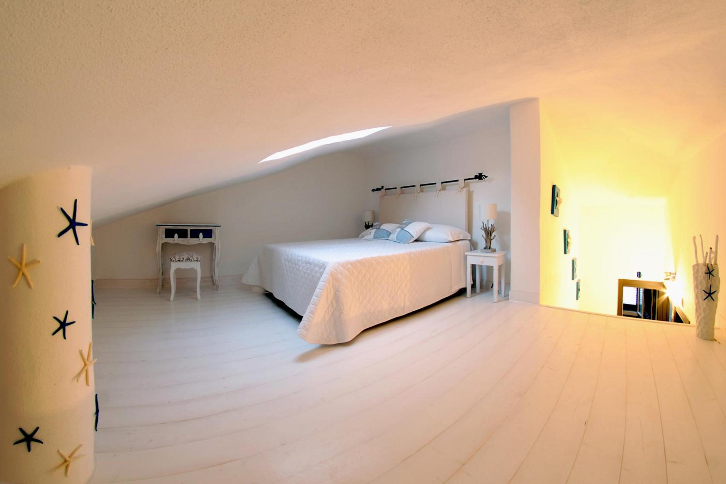Superior Three-Bedroom Apartment - Located in via del Mare