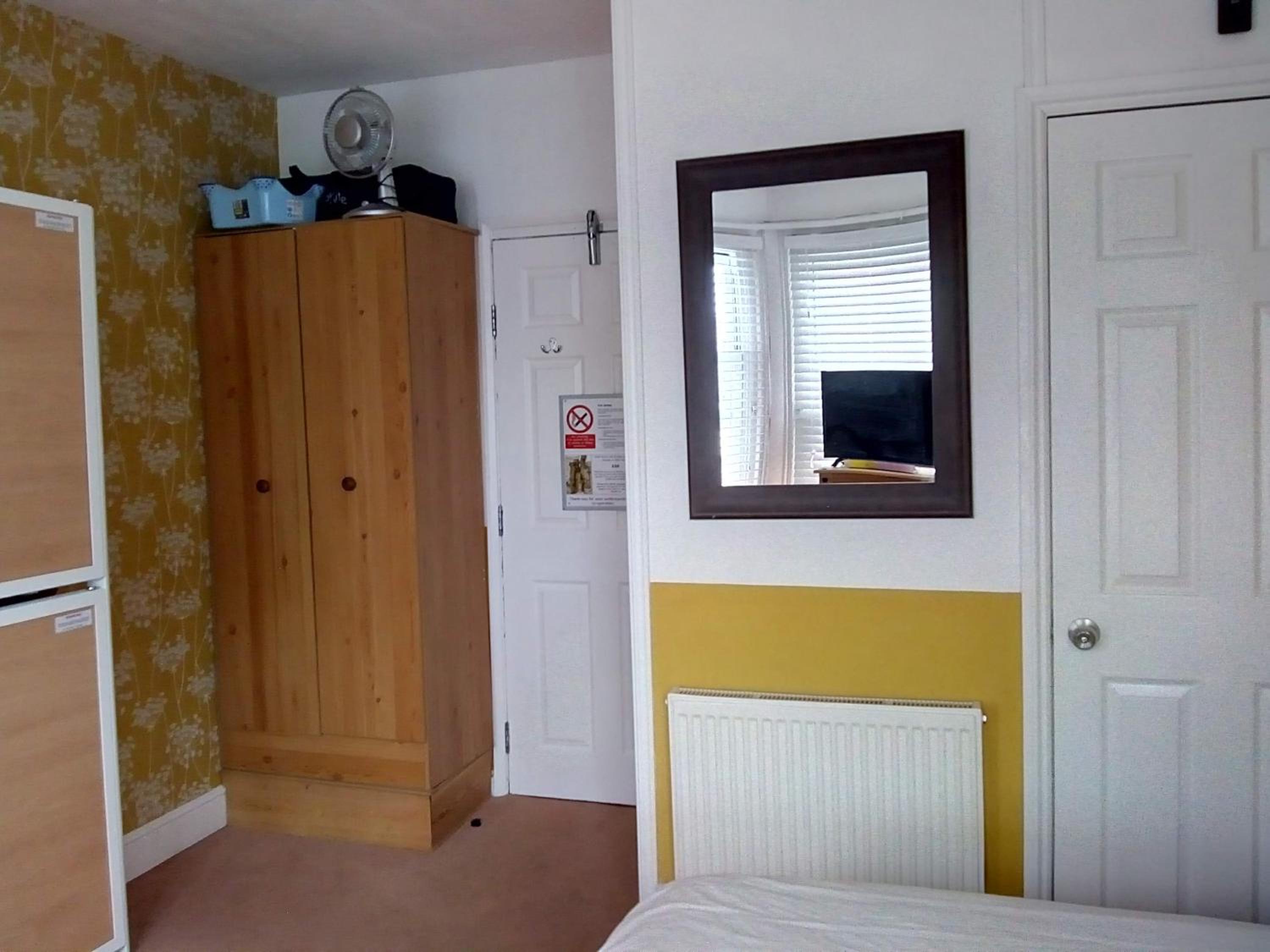 Standard Family Room - Photo 5