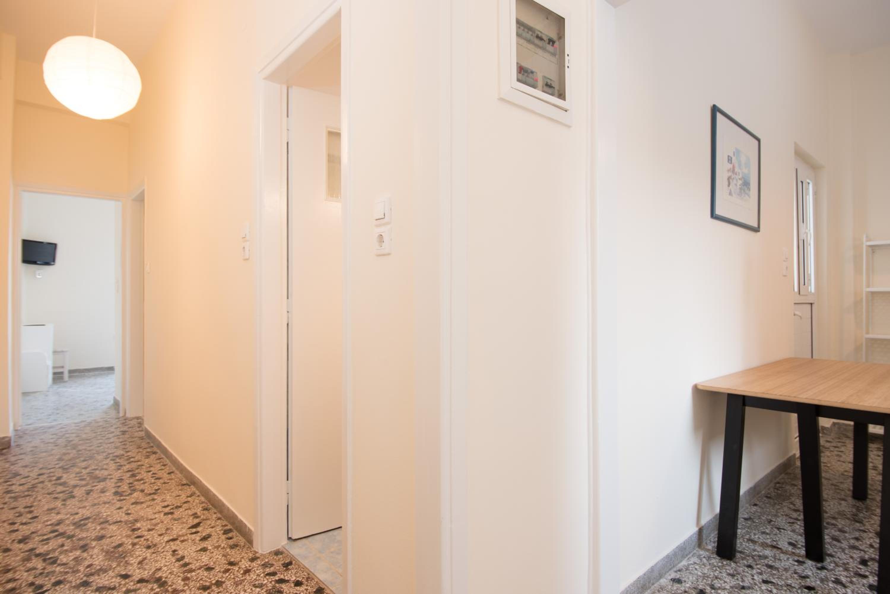 Two-Bedroom House - Photo 20
