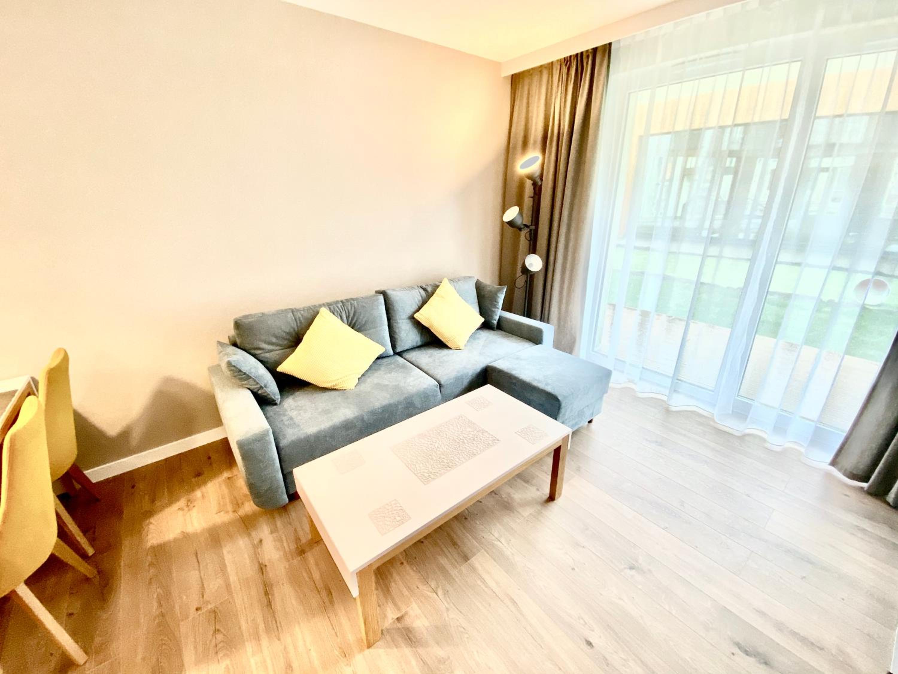Apartment with Terrace - Photo 11