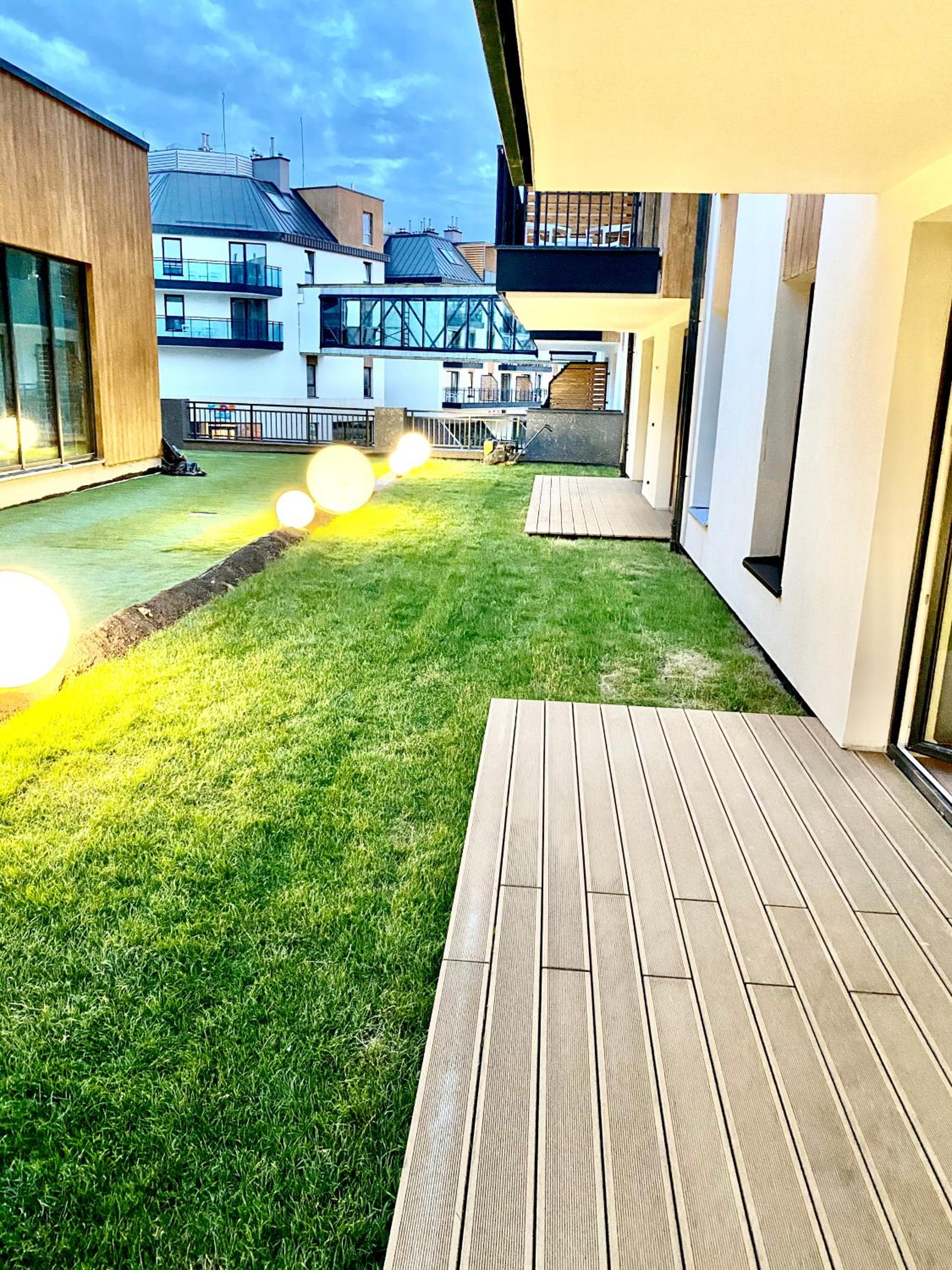 Apartment with Terrace - Photo 17