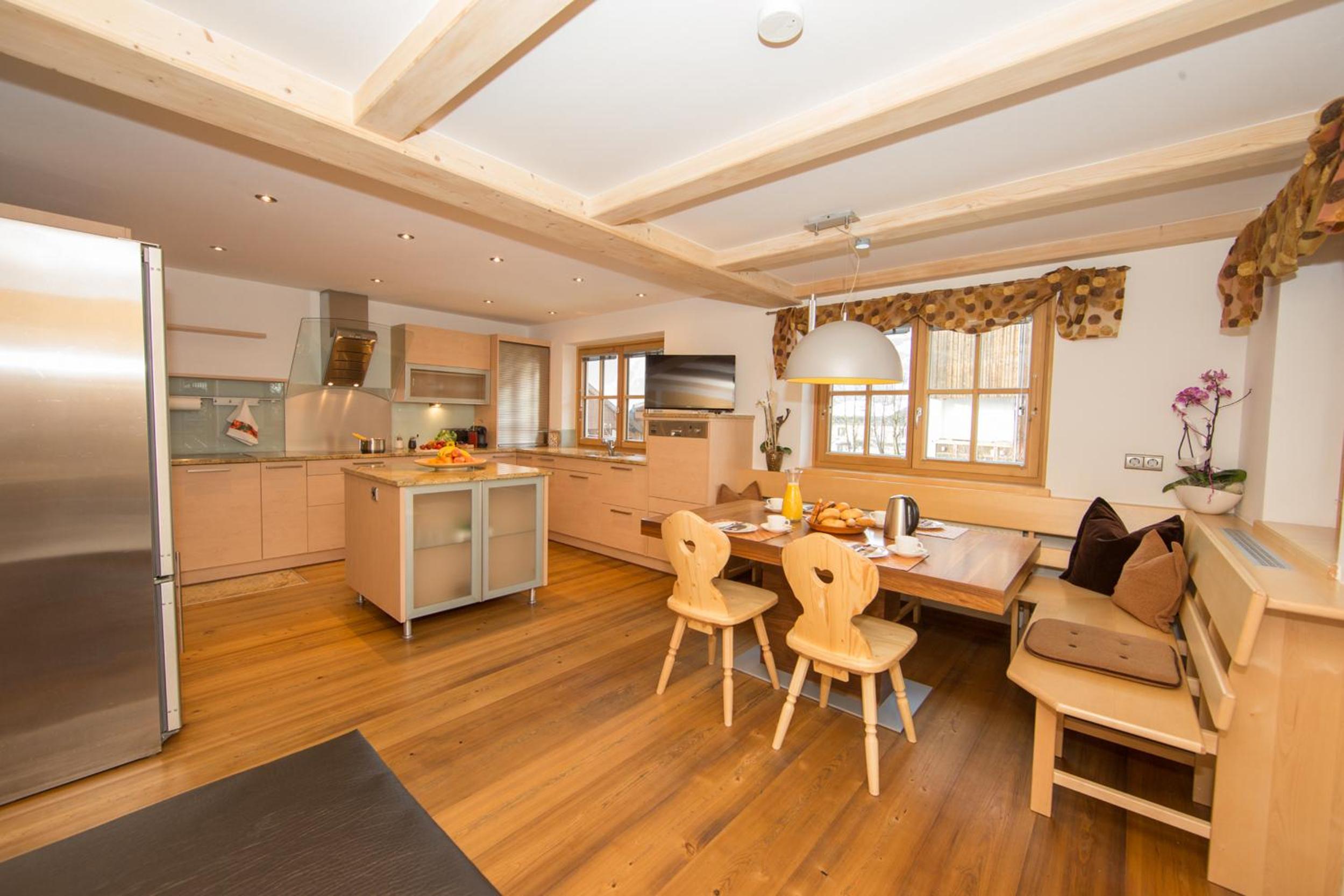 Duplex Two-Bedroom Apartment with Balcony photo 3