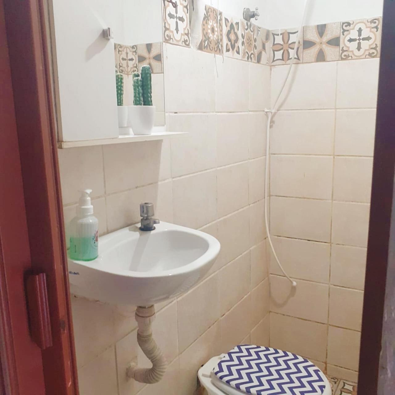 Double Room with Private Bathroom - Photo 3