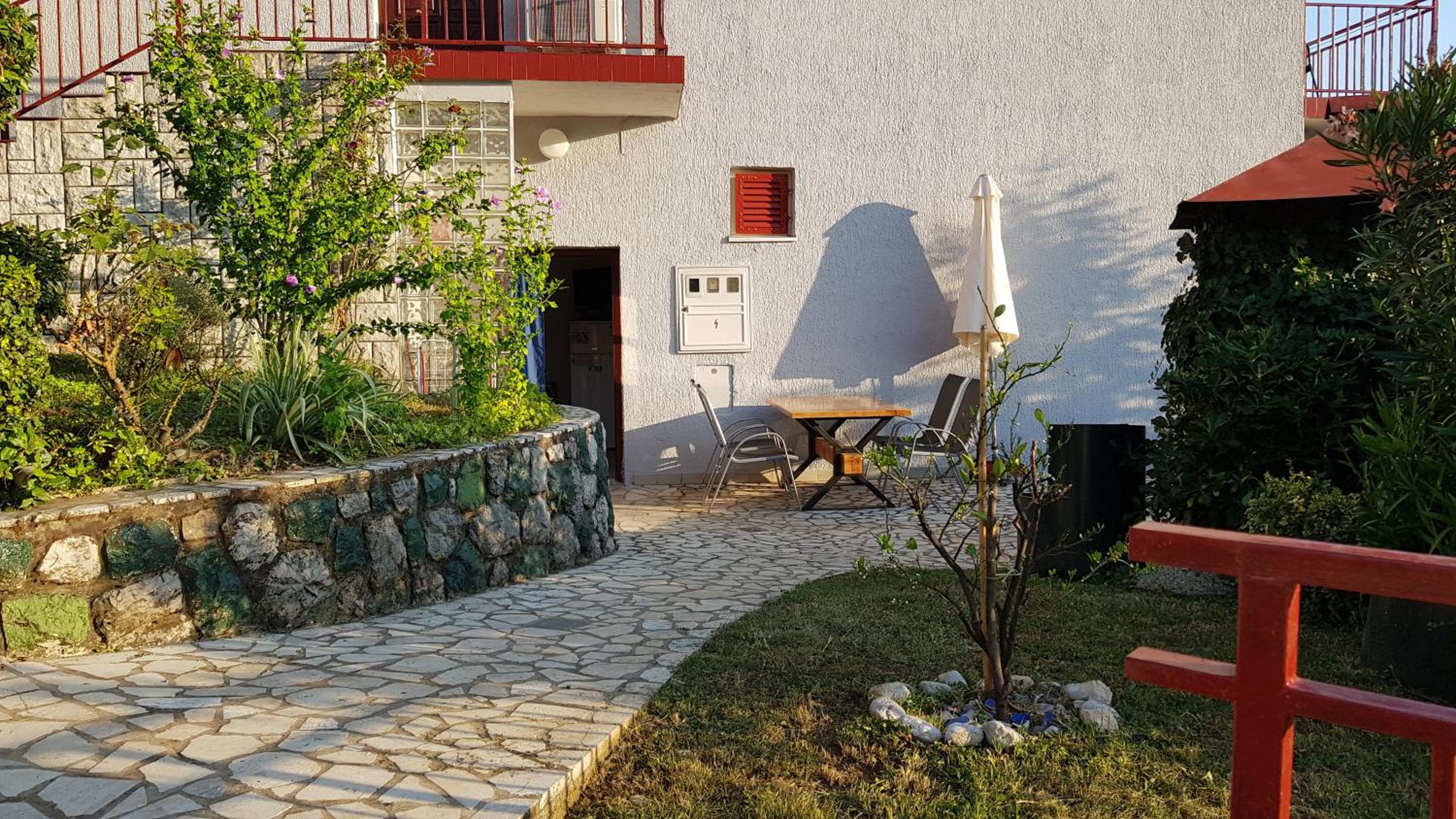 Studio with Pool View