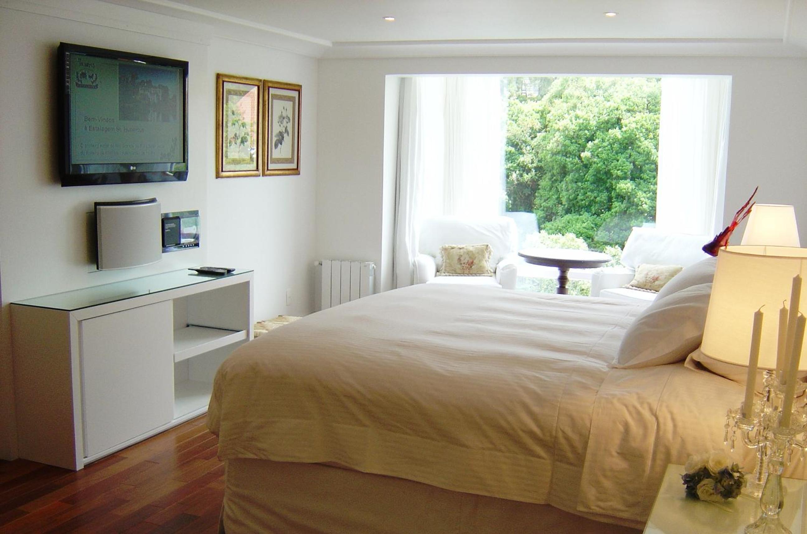 Available room thumbnail 5