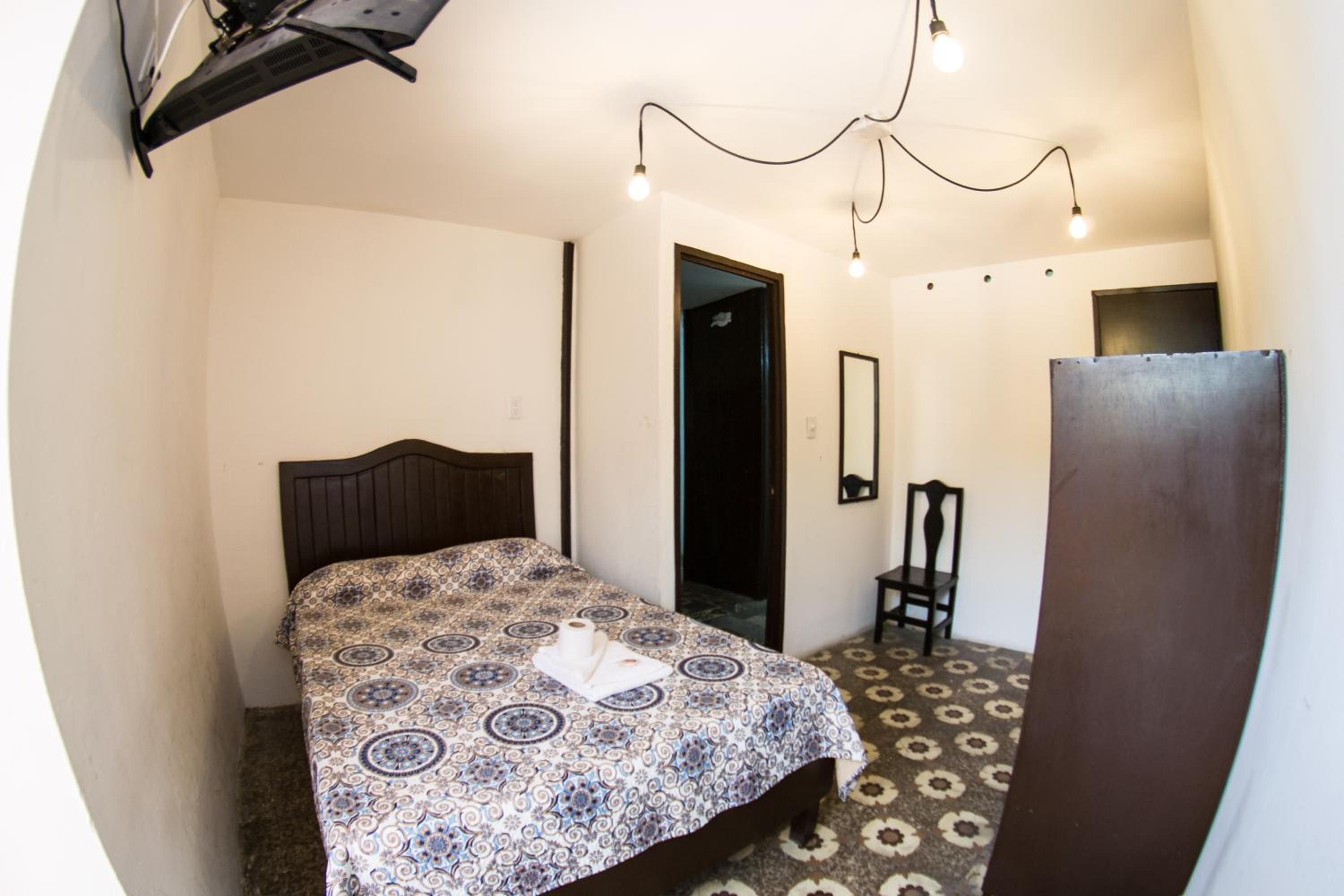 Double Room - Photo 2