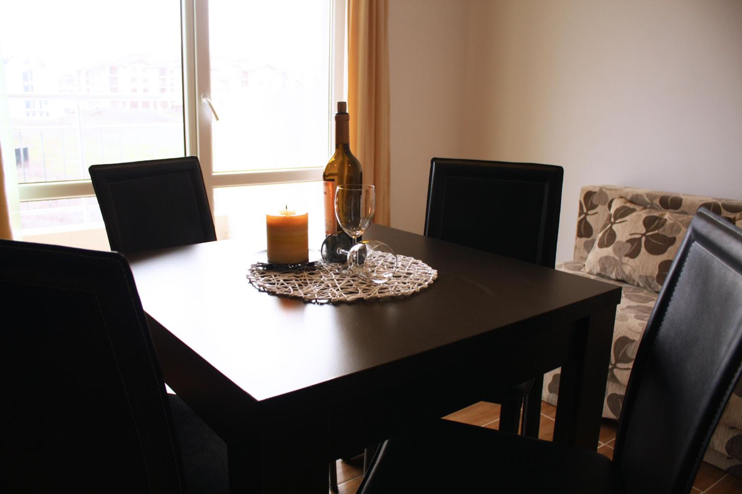 One-Bedroom Apartment with Balcony (4 Adults) photo 2
