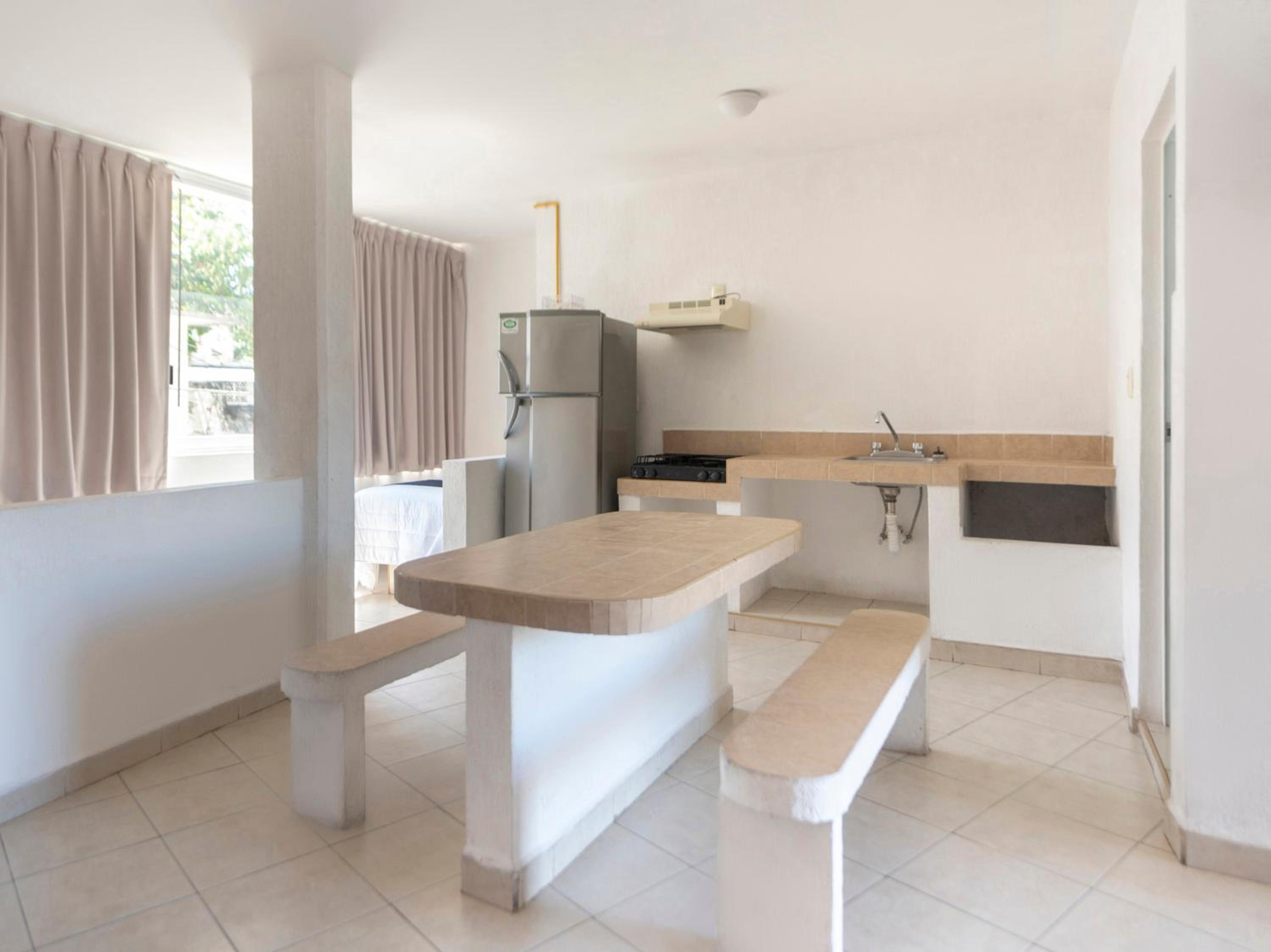 2 Bedroom Apartment - Photo 4