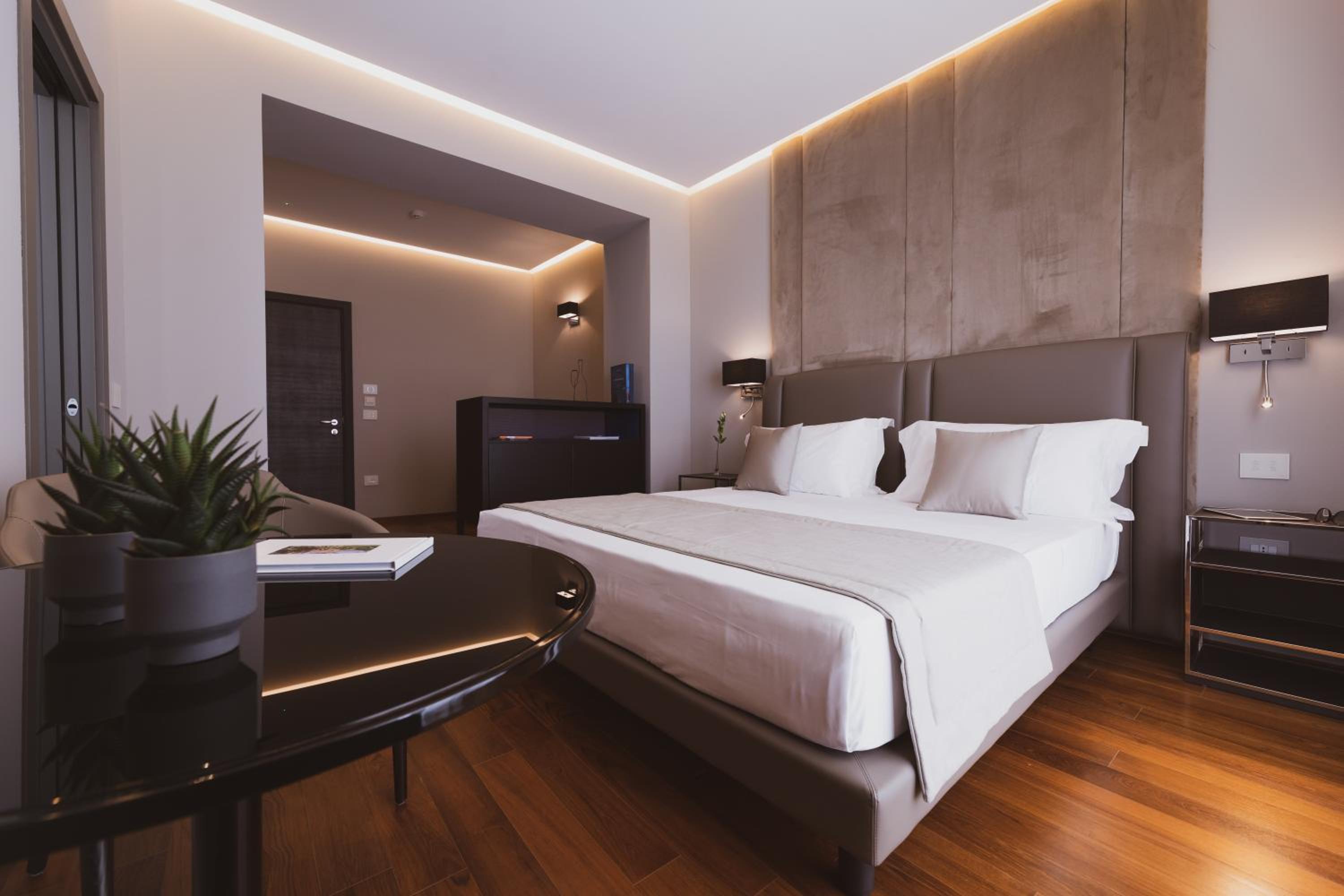 Deluxe Double Room with Bath