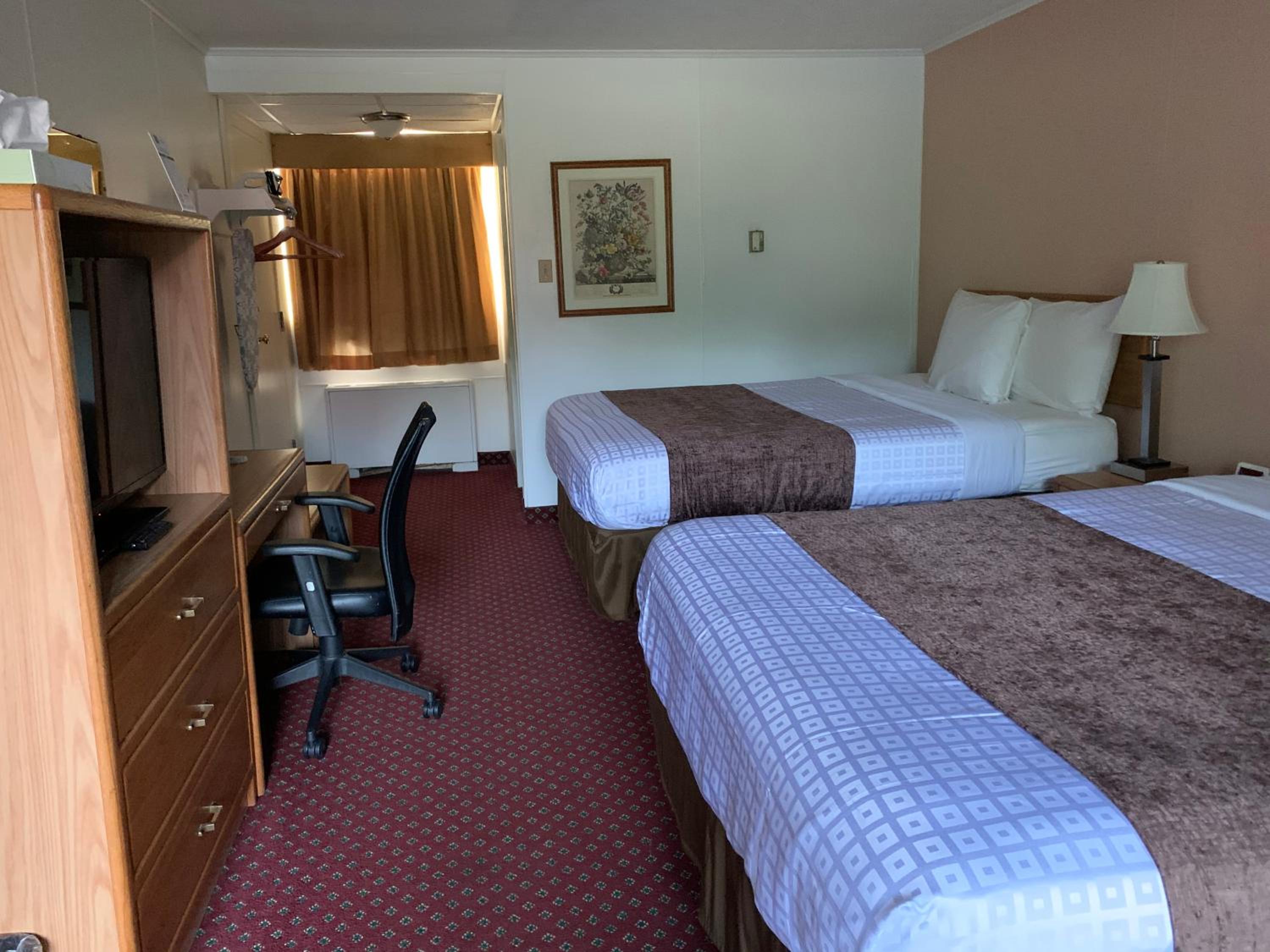 Standard Double Room with Two Double Beds - Smoking - Photo 11