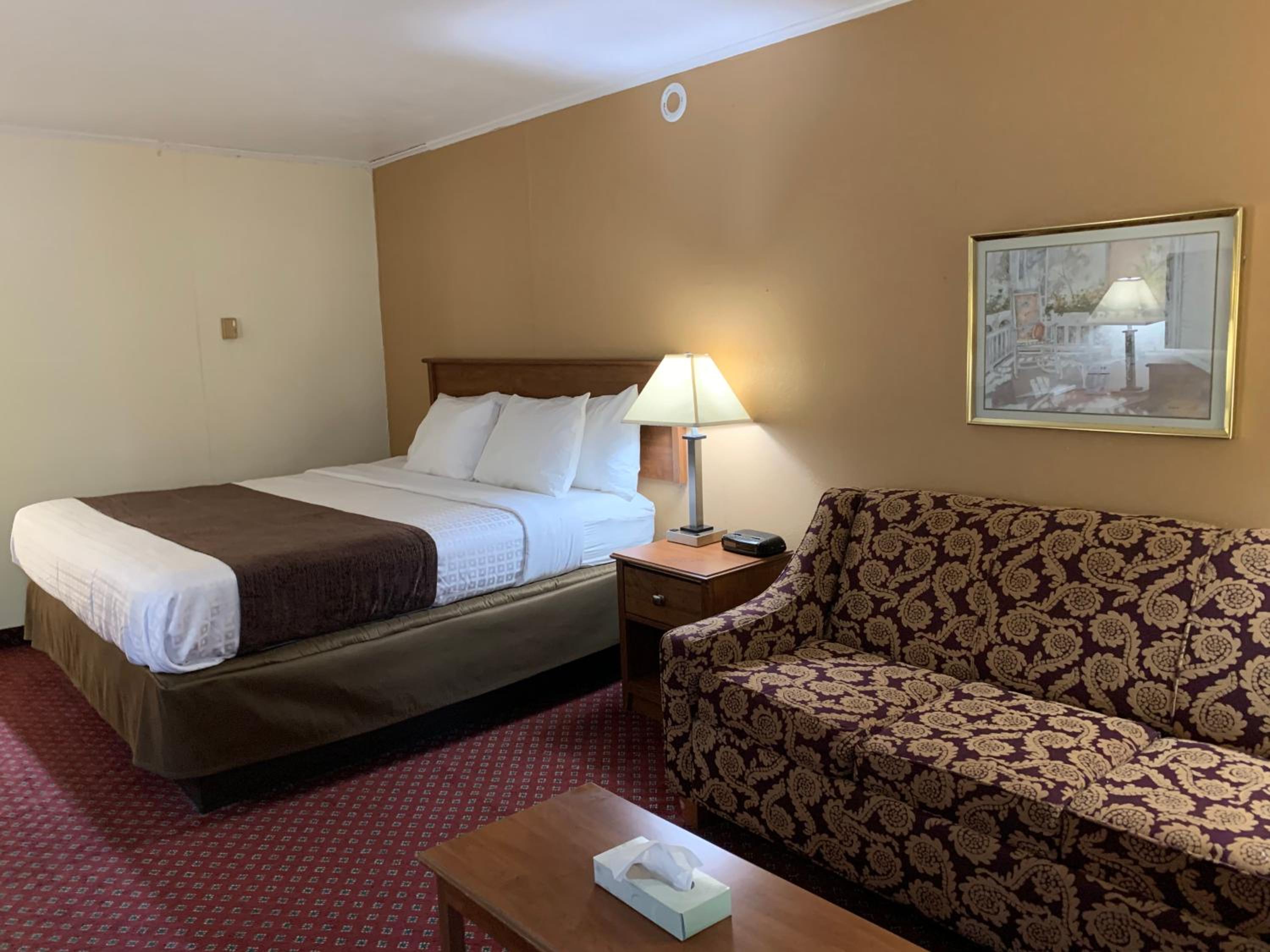 Standard King Room - Non-Smoking  - Photo 10