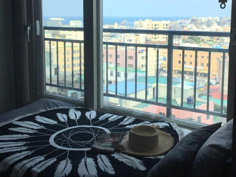 Queen Room with Sea View - Photo 10