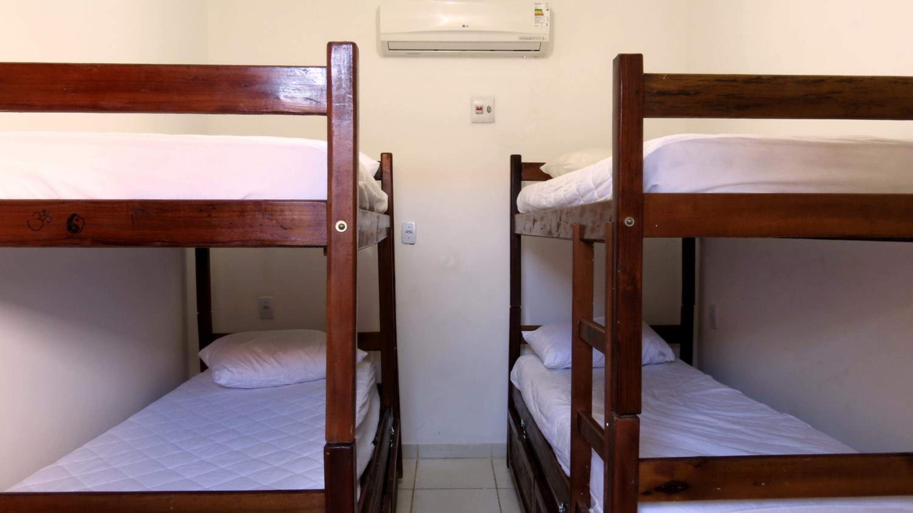 Bed in 8-Bed Mixed Dormitory Room photo 1