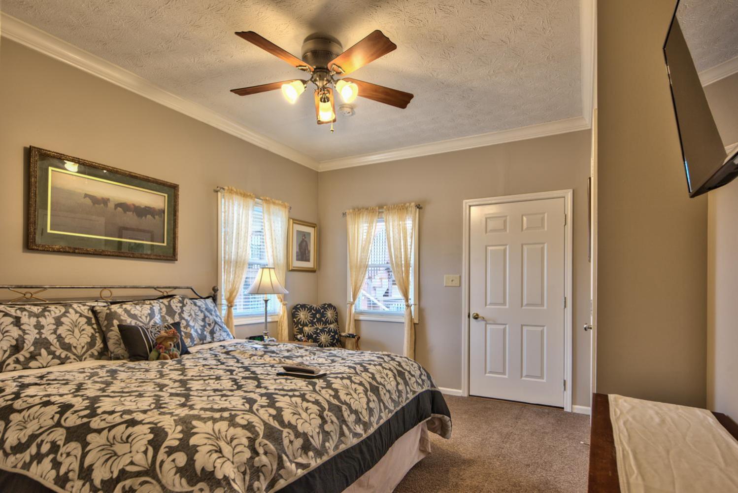 Standard King Room - Photo 3