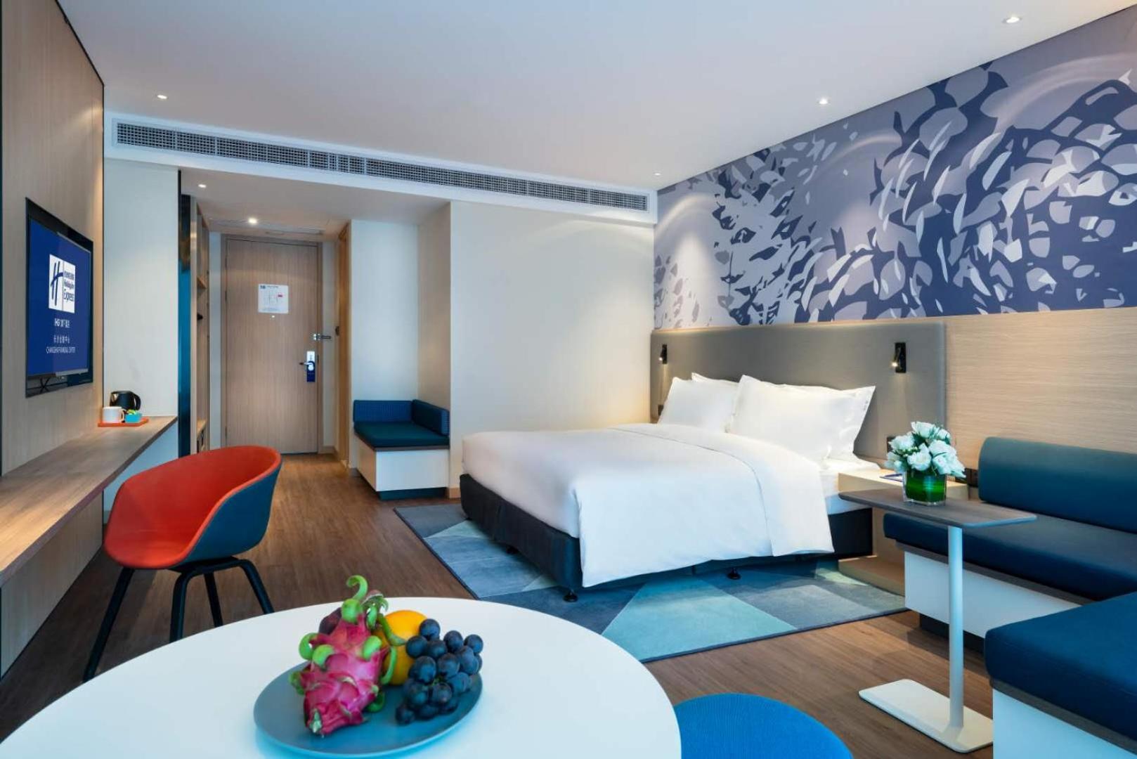 Standard King Room with Extra Floor Space photo 1