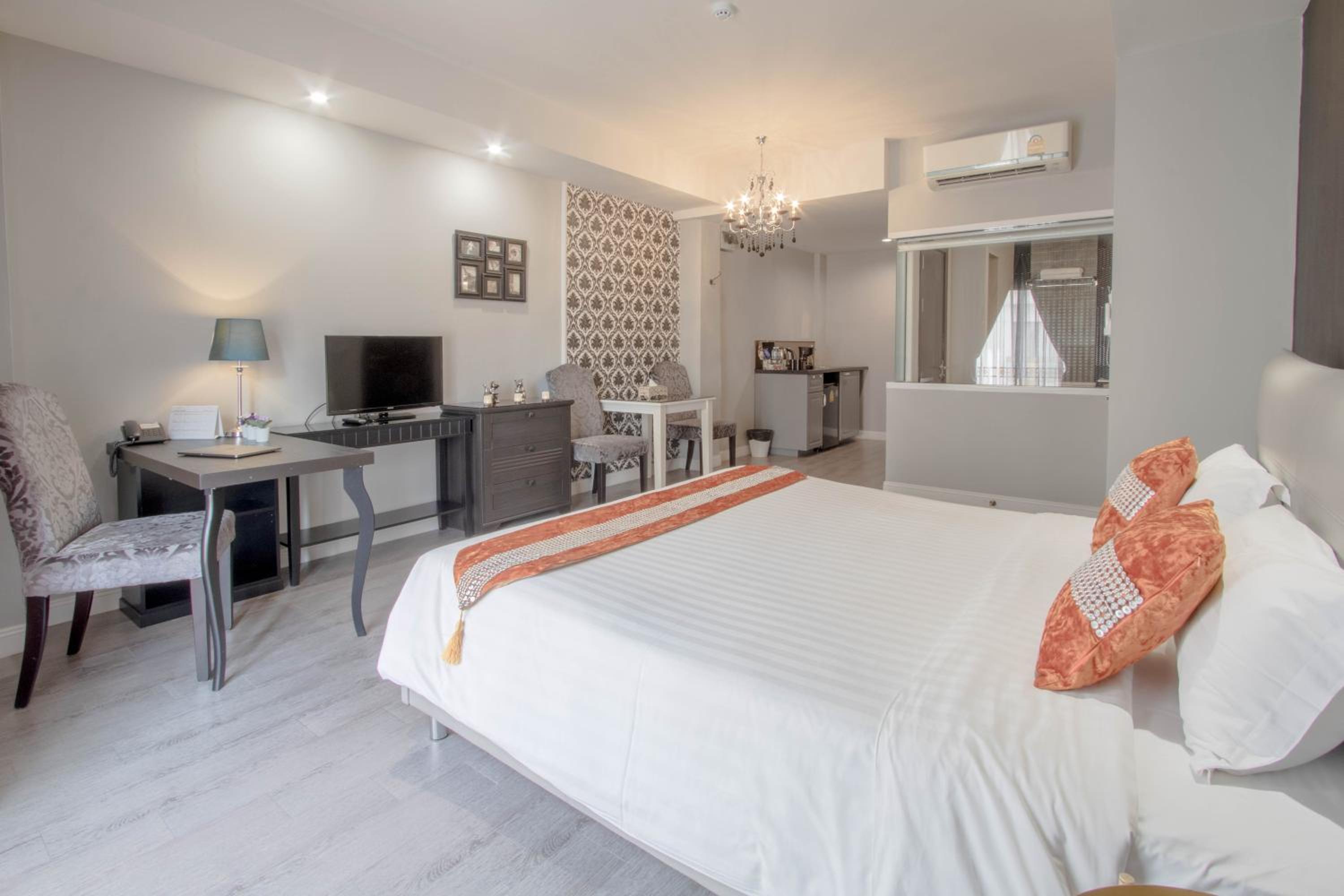 Luxury King Room photo 3