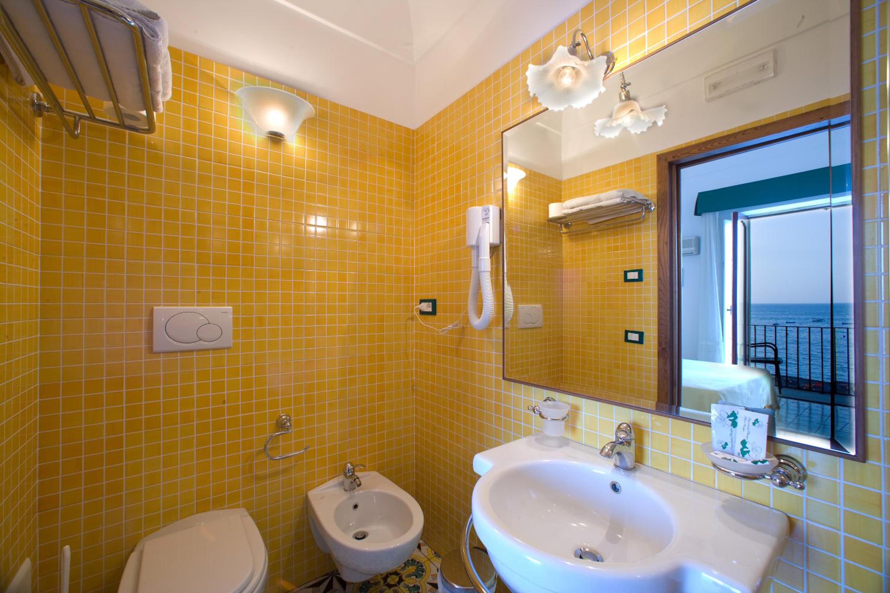 Double Room with Sea View - Photo 7
