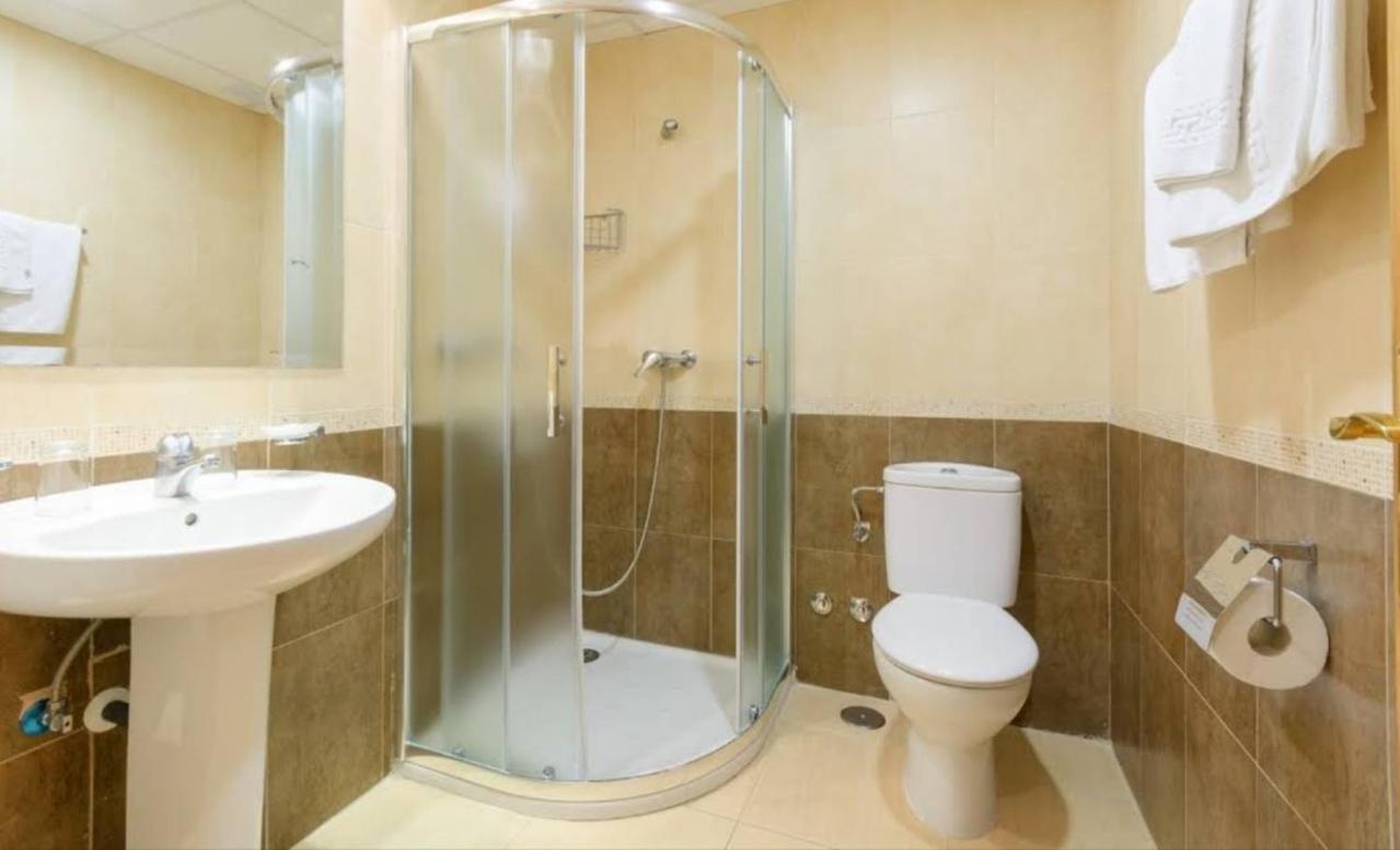 Double Room - Photo 14