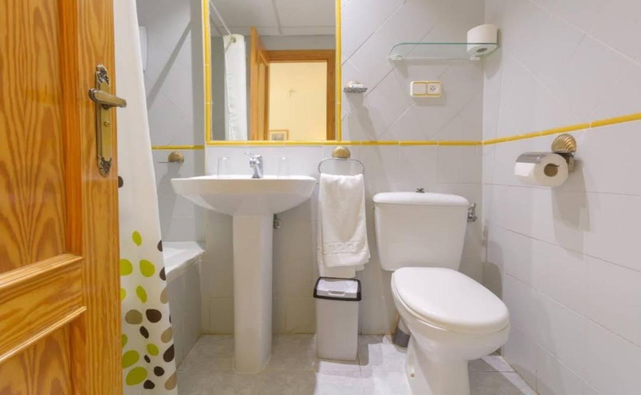 Double Room - Photo 8