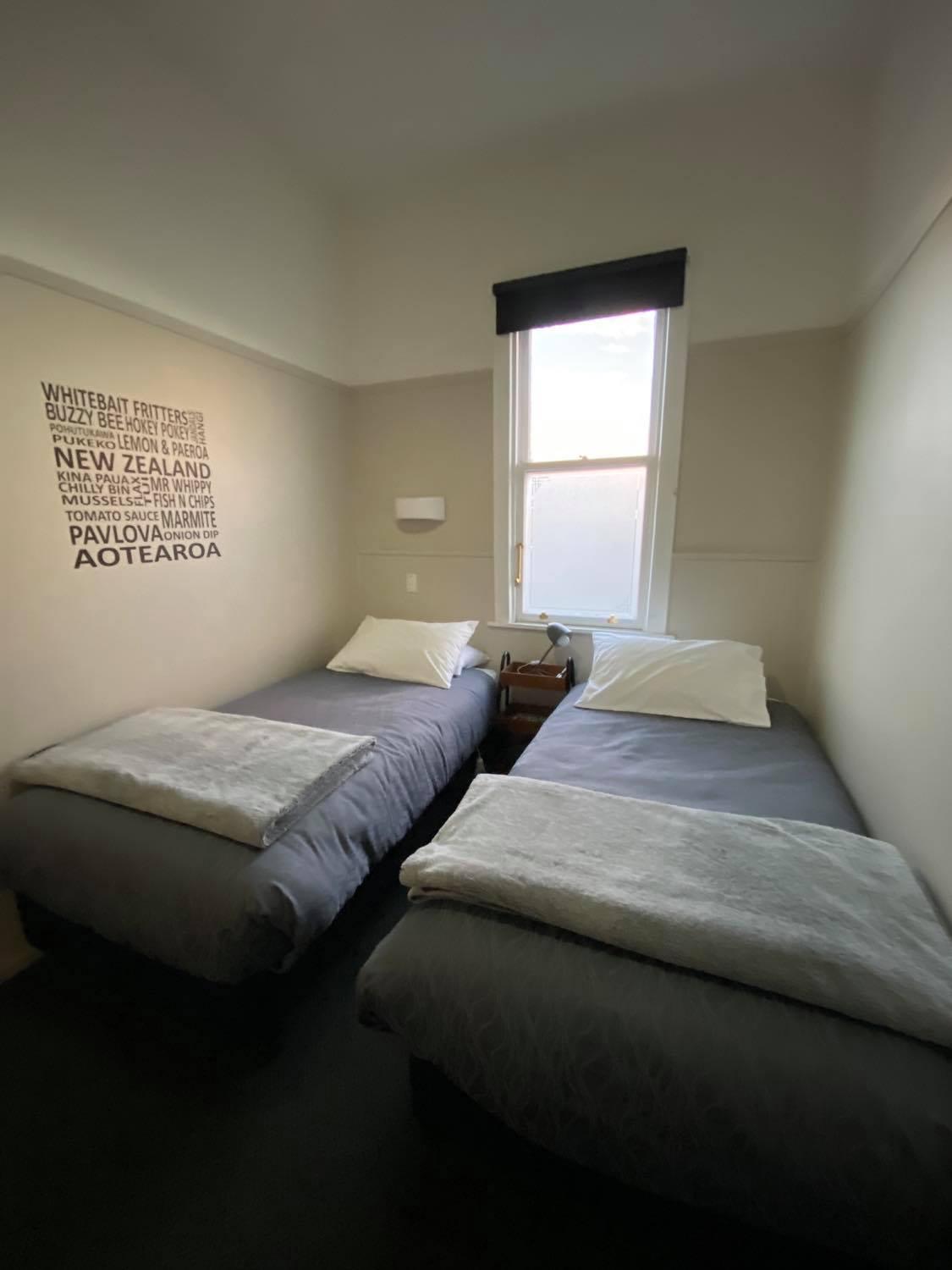 Standard Twin Room with Shared Bathroom photo 3