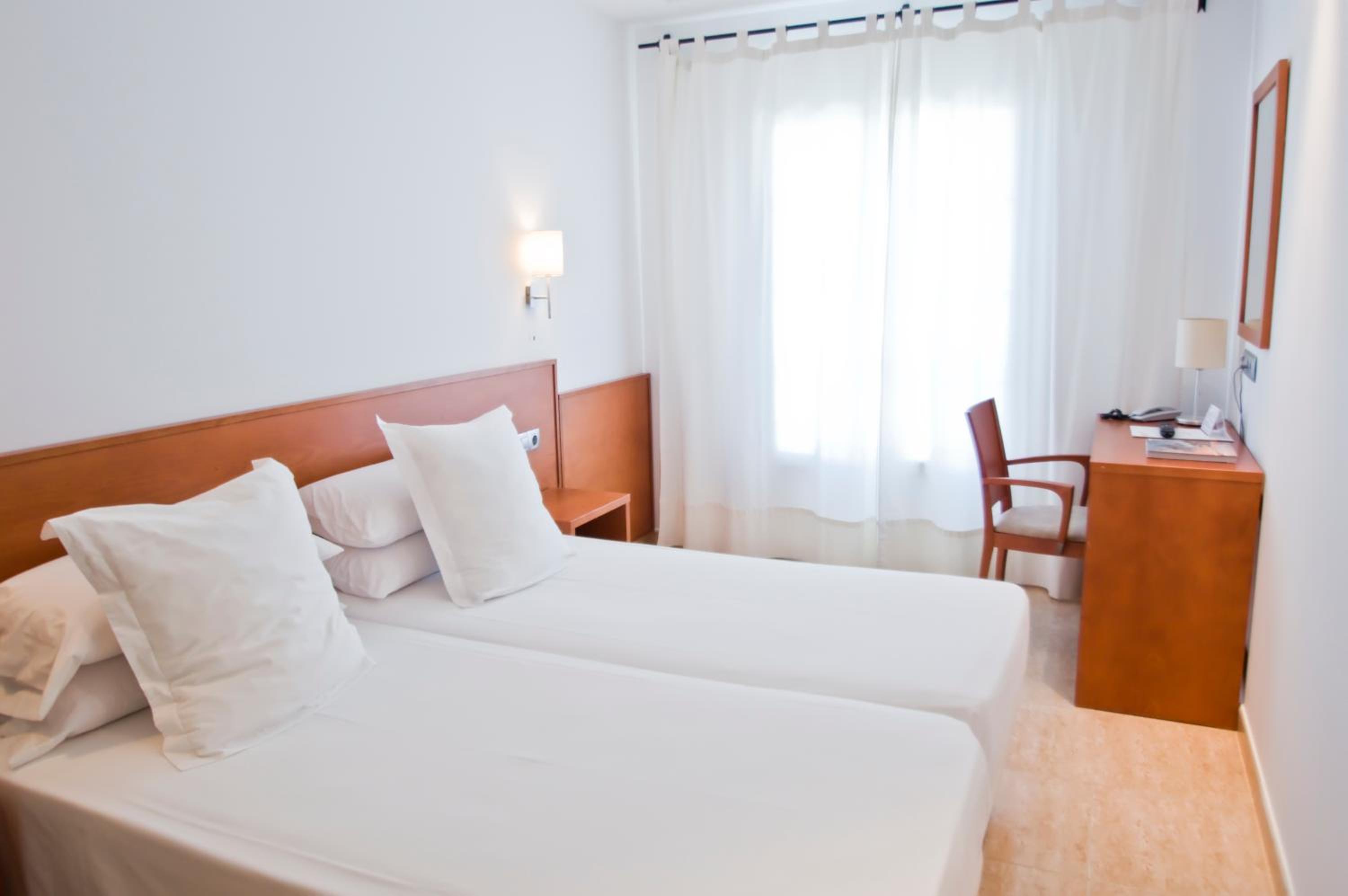 Superior Double or Twin Room with Pool View - Photo 1