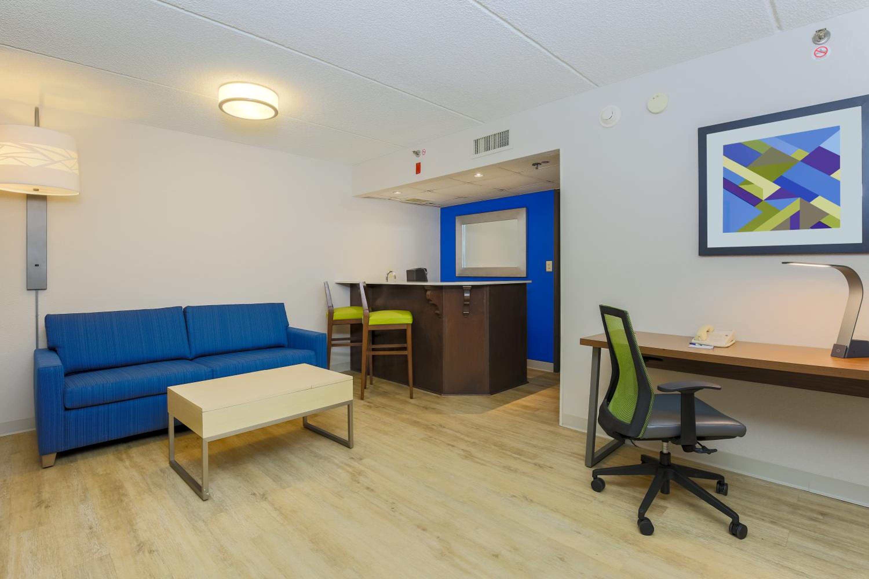 King Suite - Photo 2
