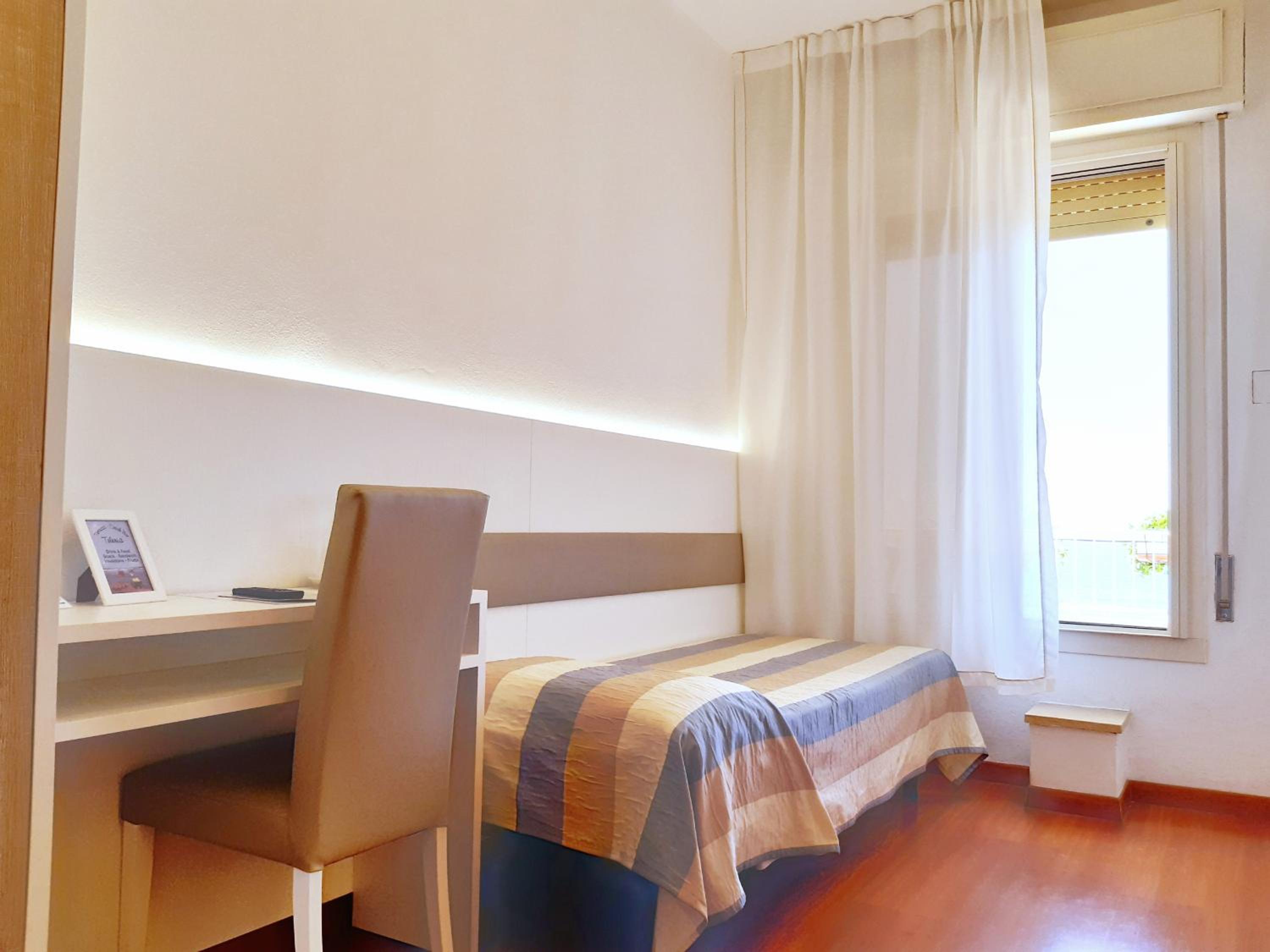 Single Room with Terrace and Sea View