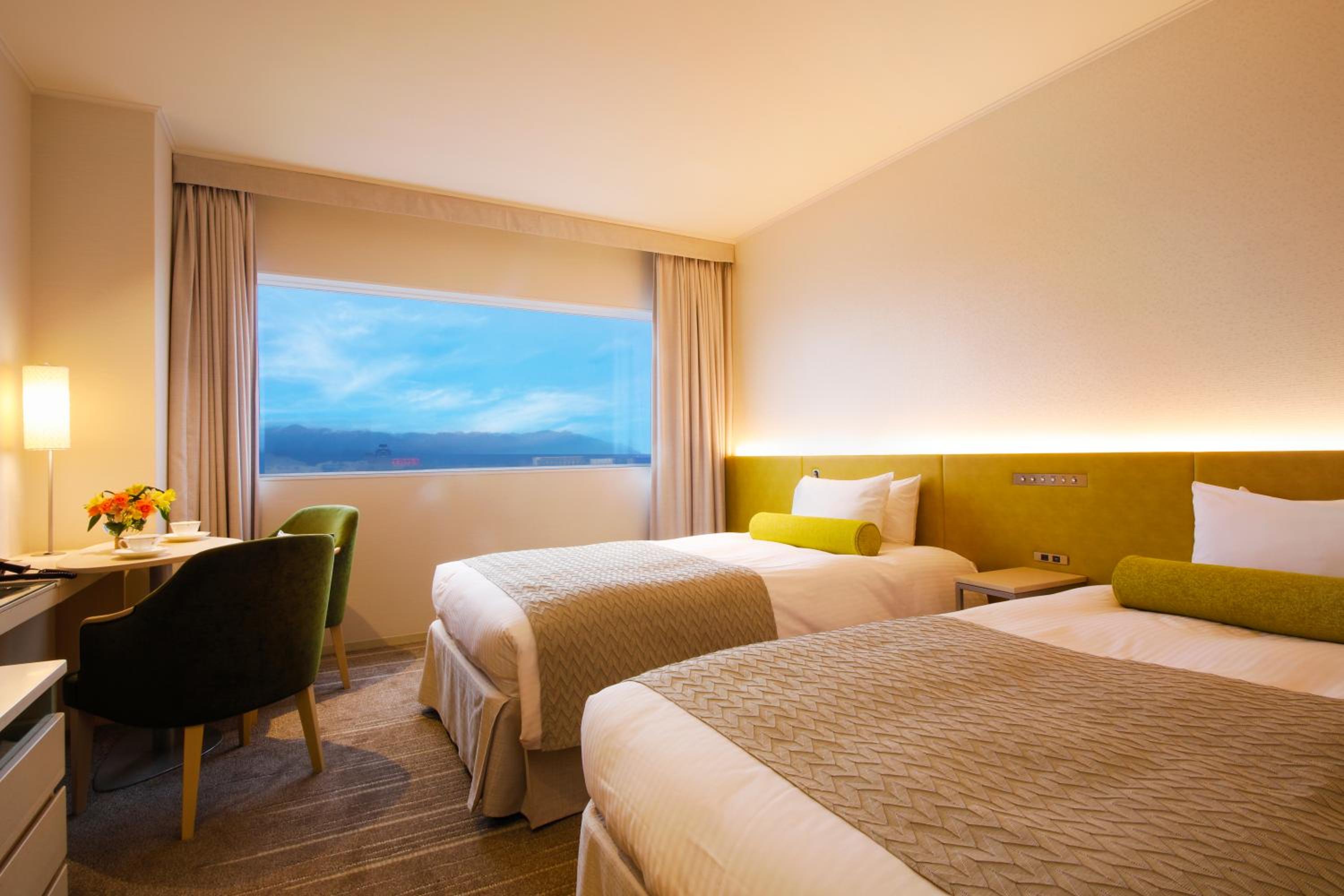 High Floor Superior Twin Room - Non-Smoking - Photo 1