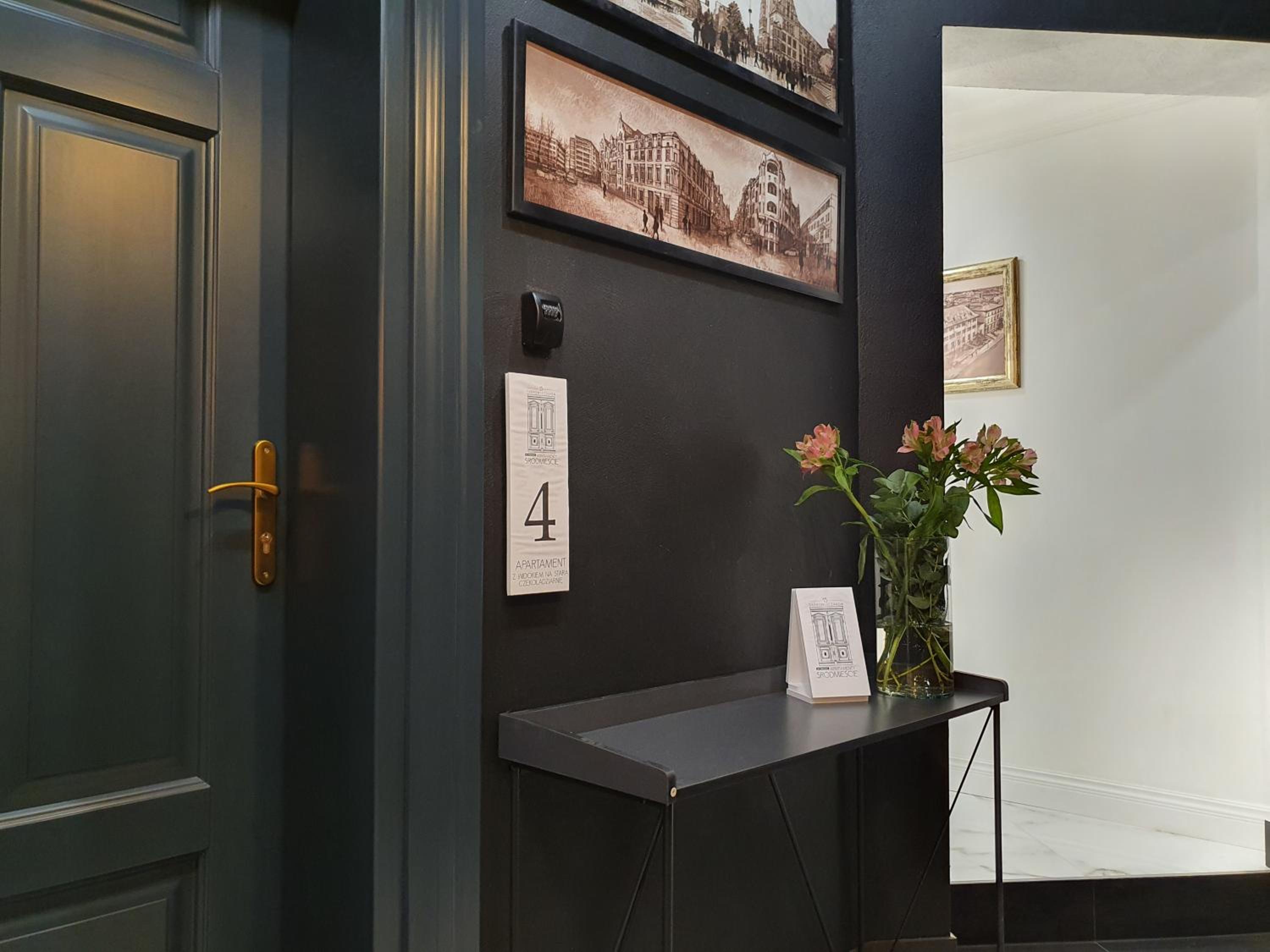 Studio Apartment