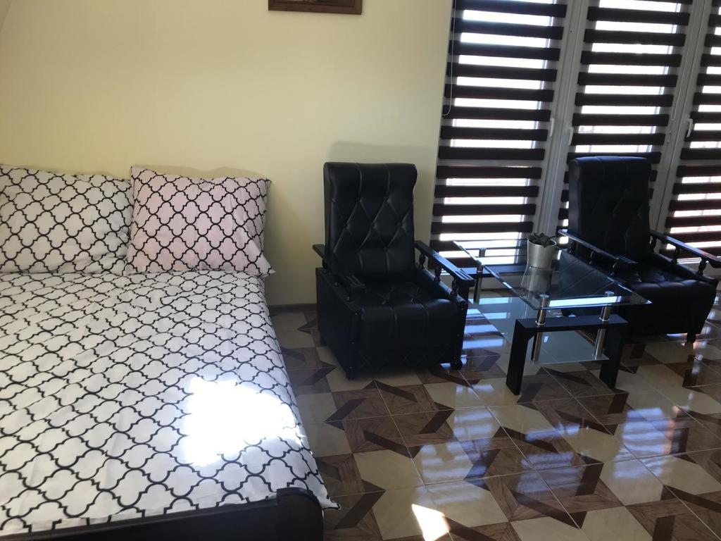 Family Room with Terrace photo 2