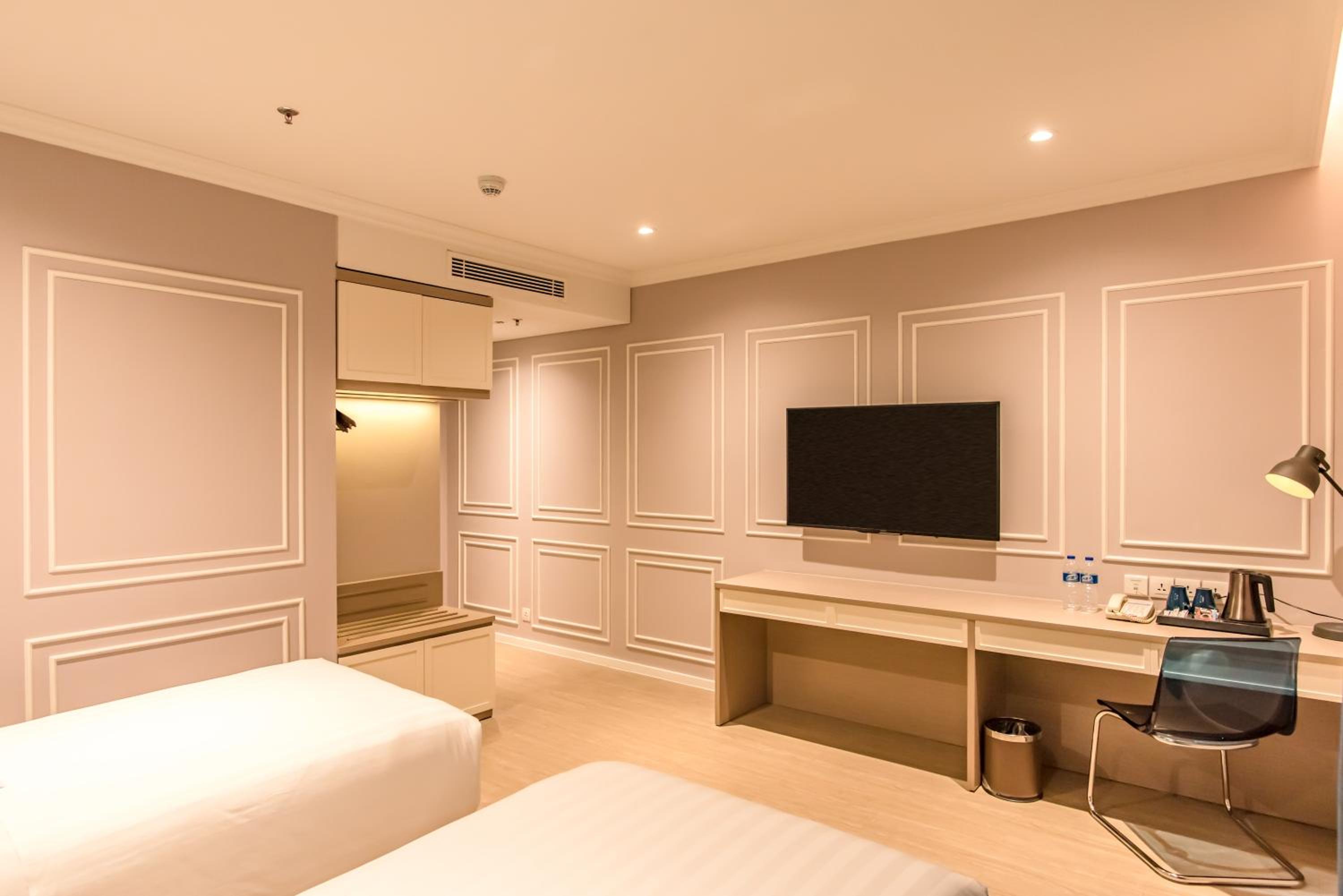 Deluxe Twin Room photo 3