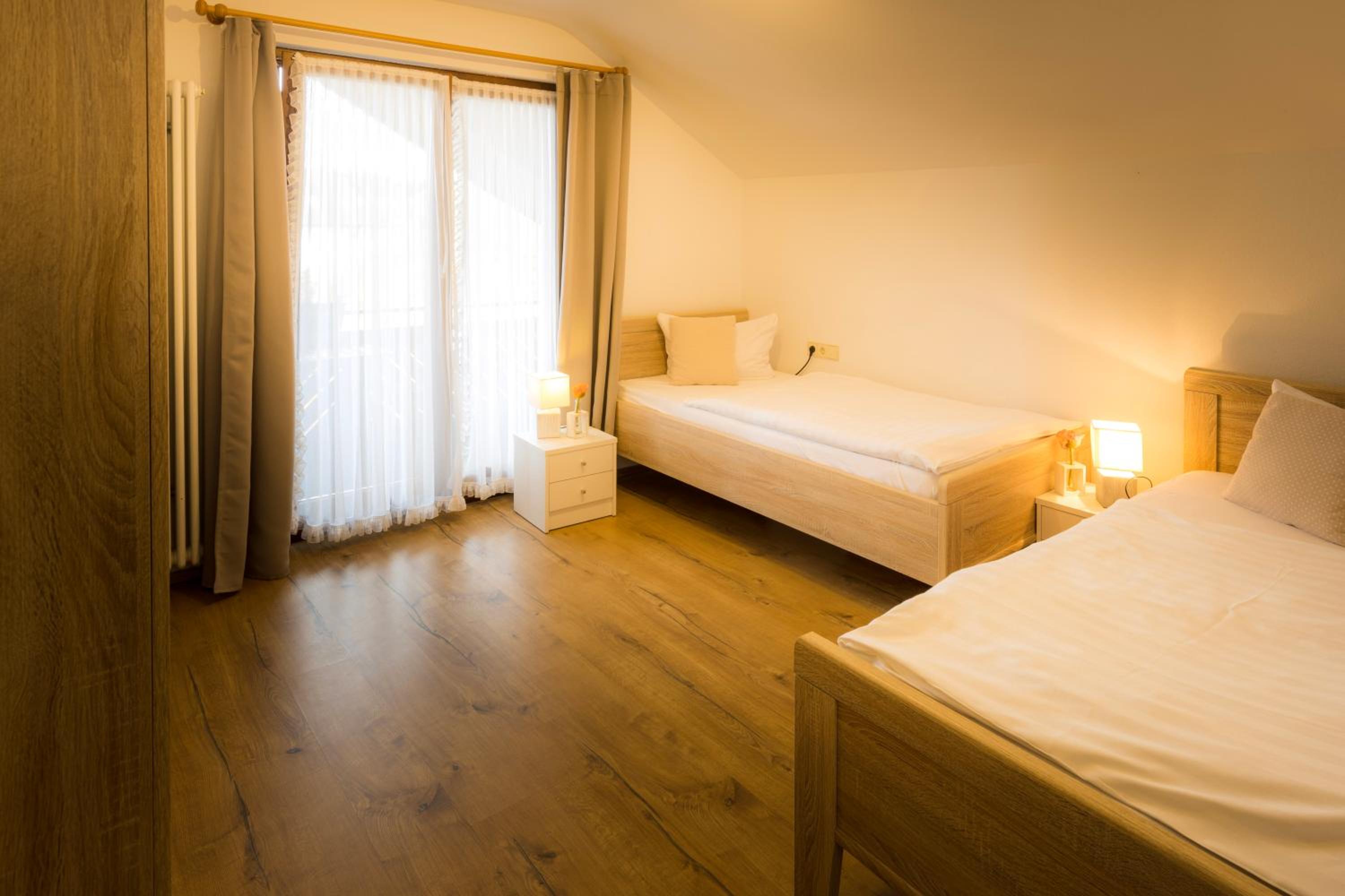 Twin Room with Balcony - Photo 1