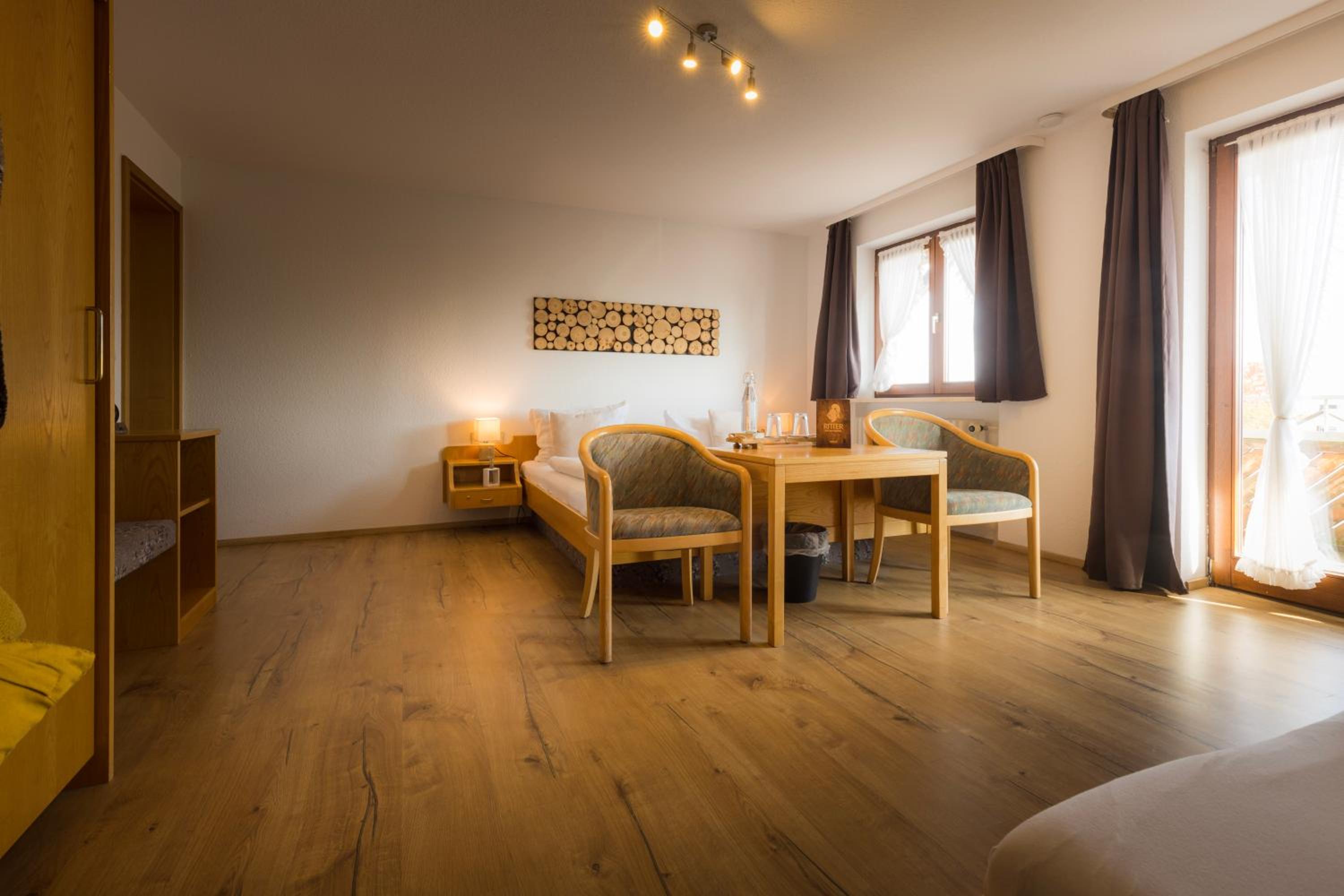 Triple Room with Balcony - Photo 2