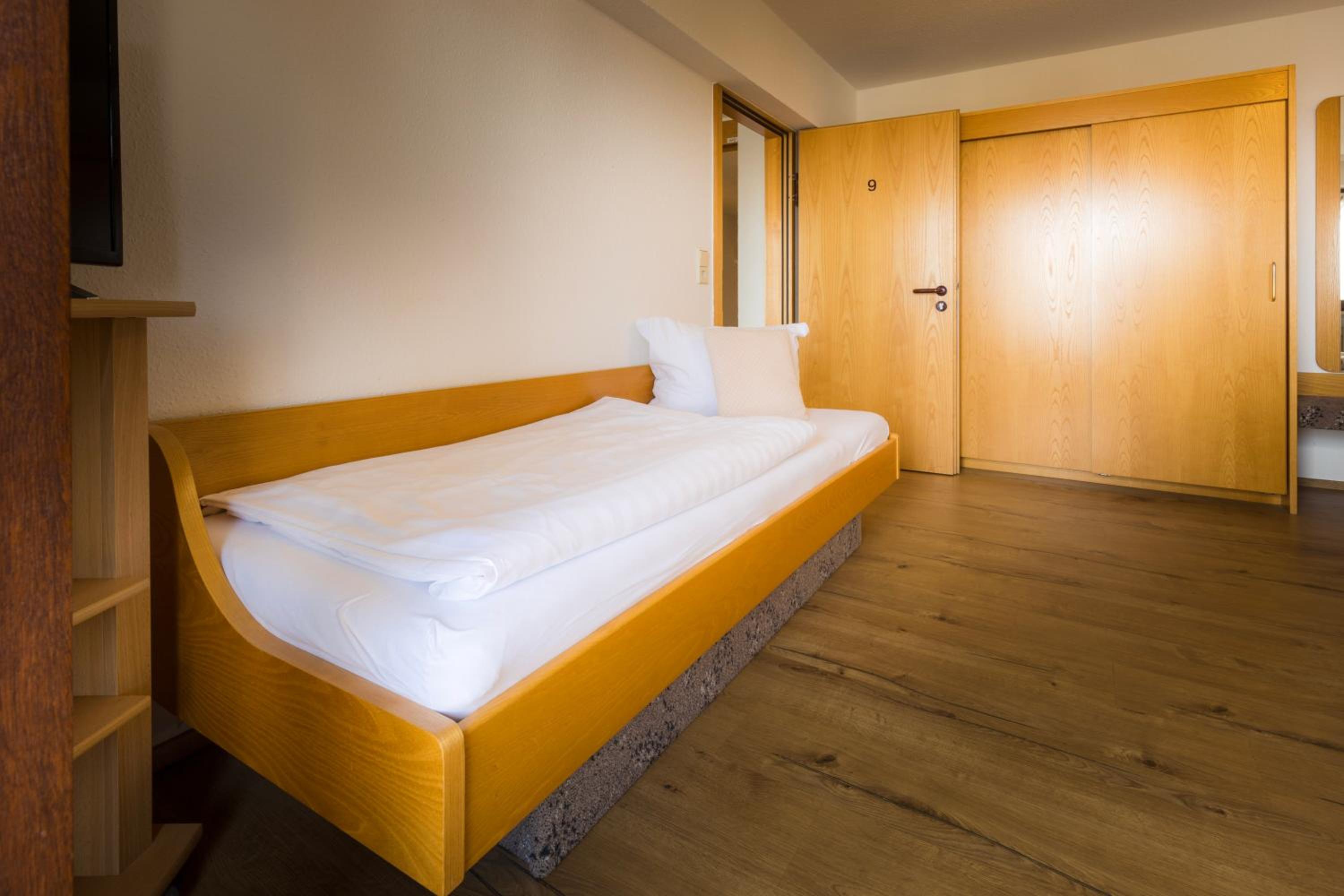 Triple Room with Balcony - Photo 4
