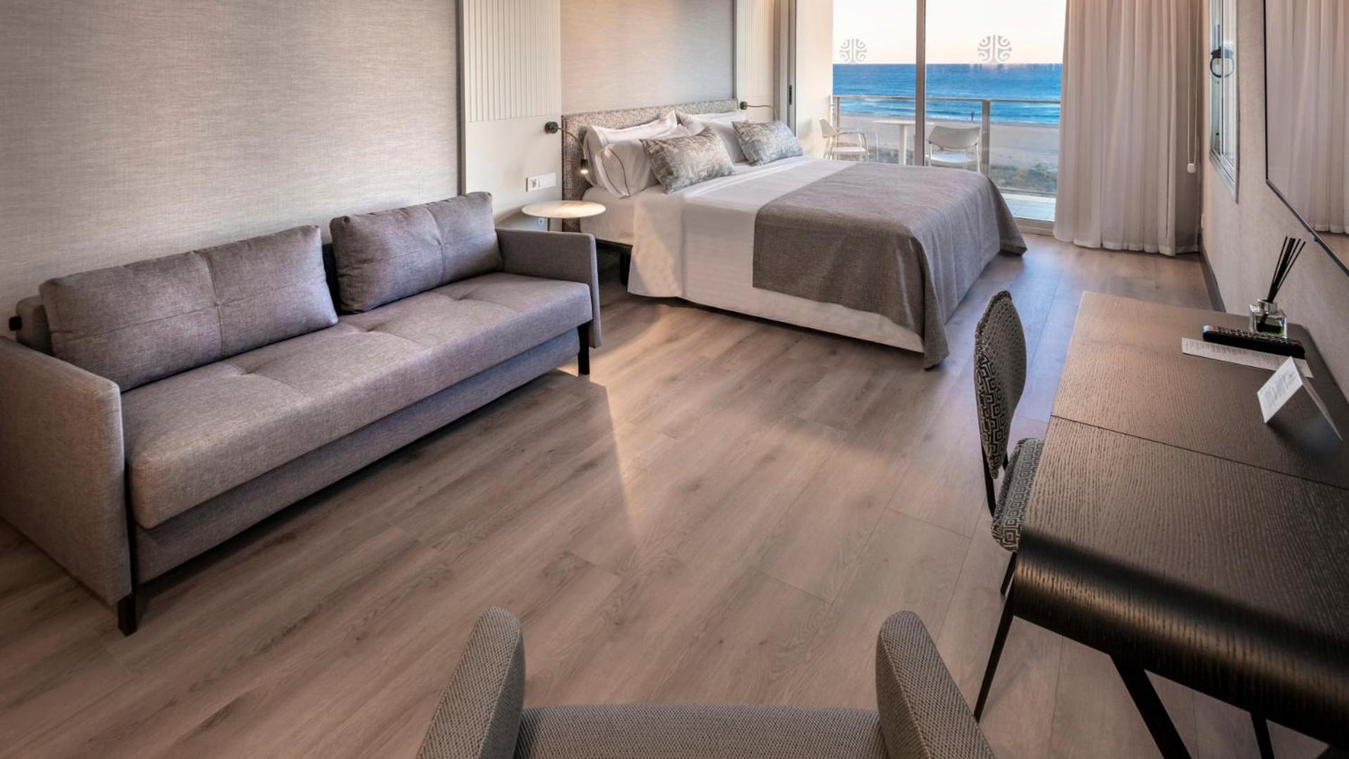 Double Room with Sea View - Photo 3