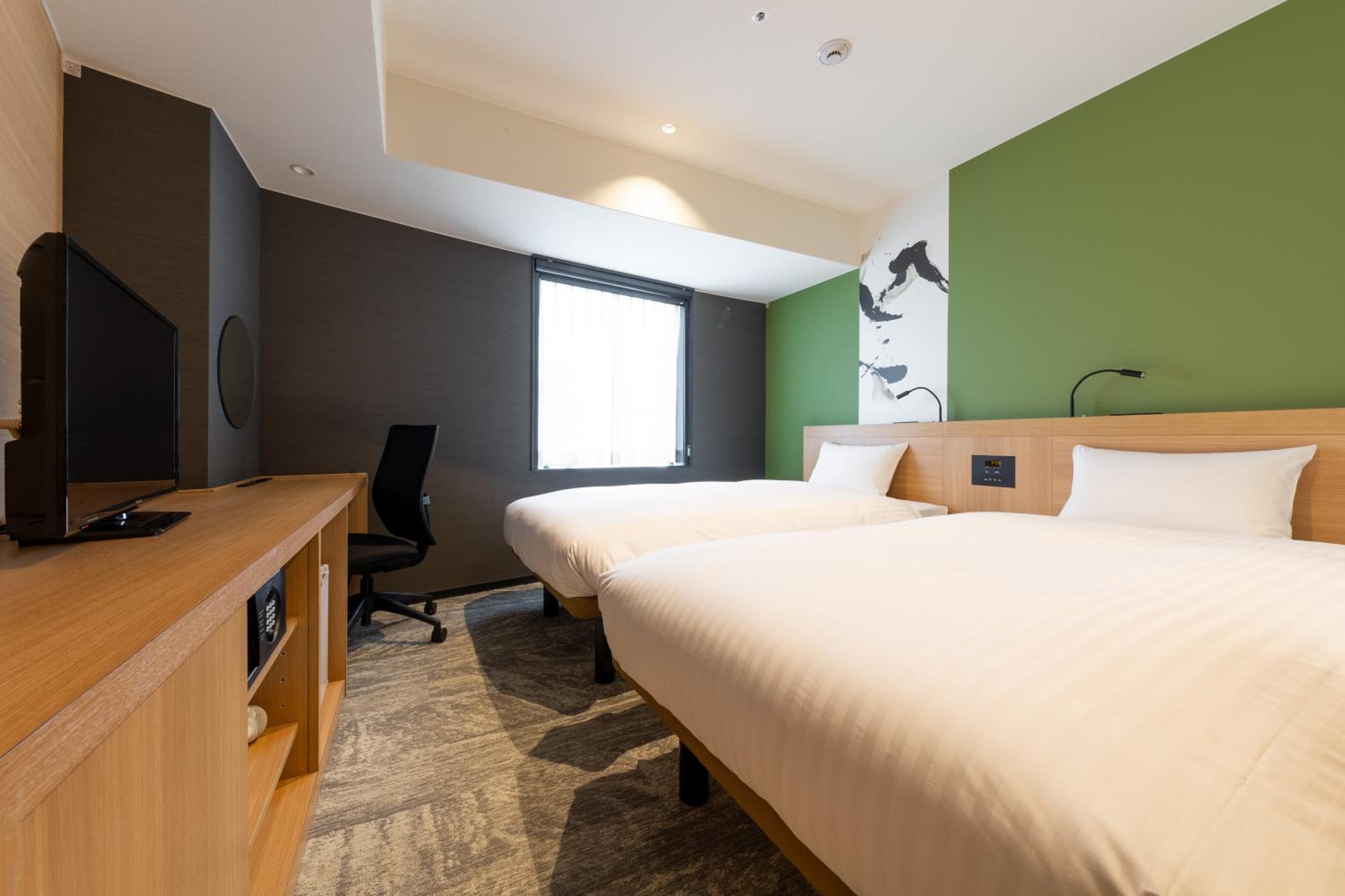 Twin Room - Non-Smoking - Photo 10