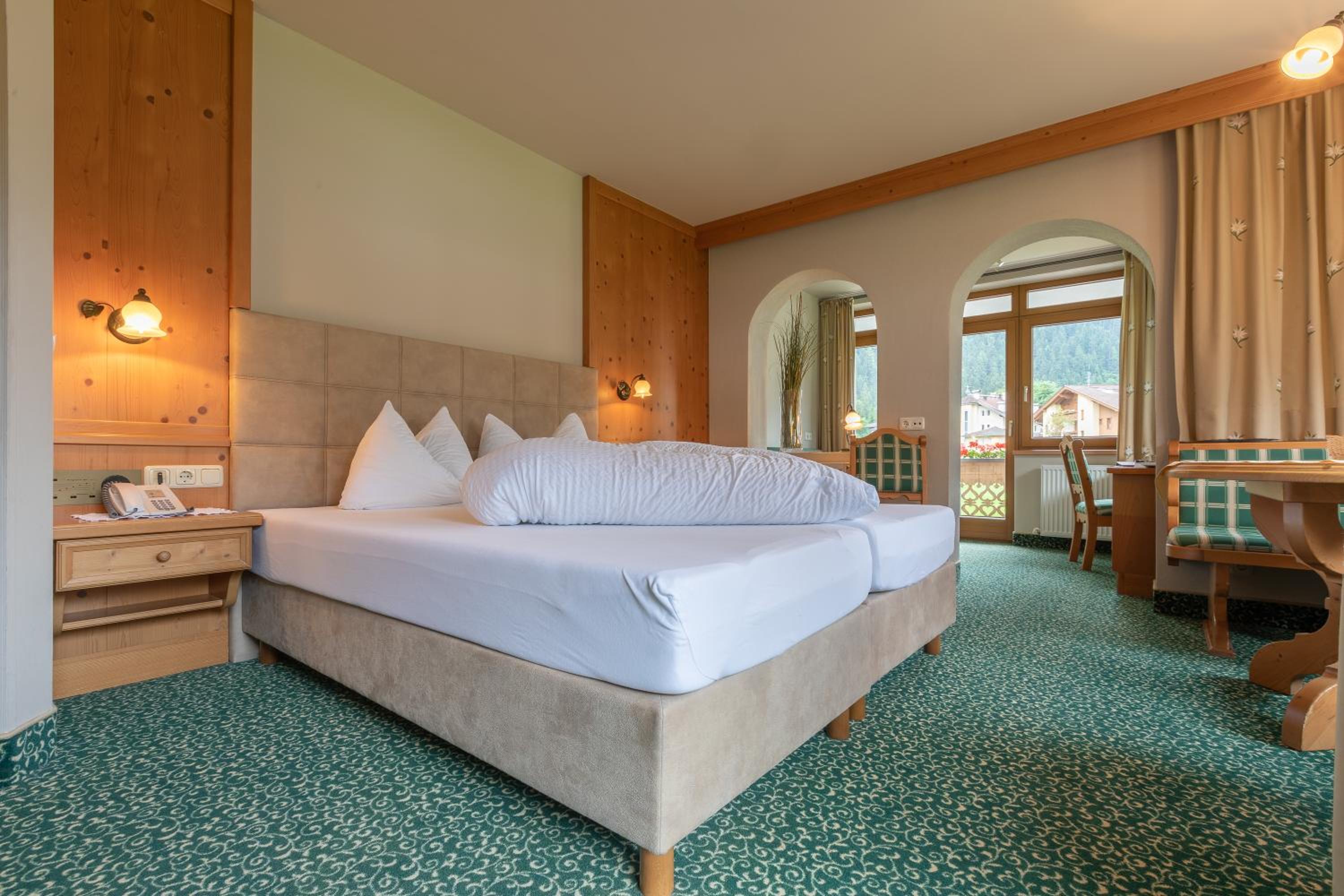 Junior Suite with Balcony photo 3