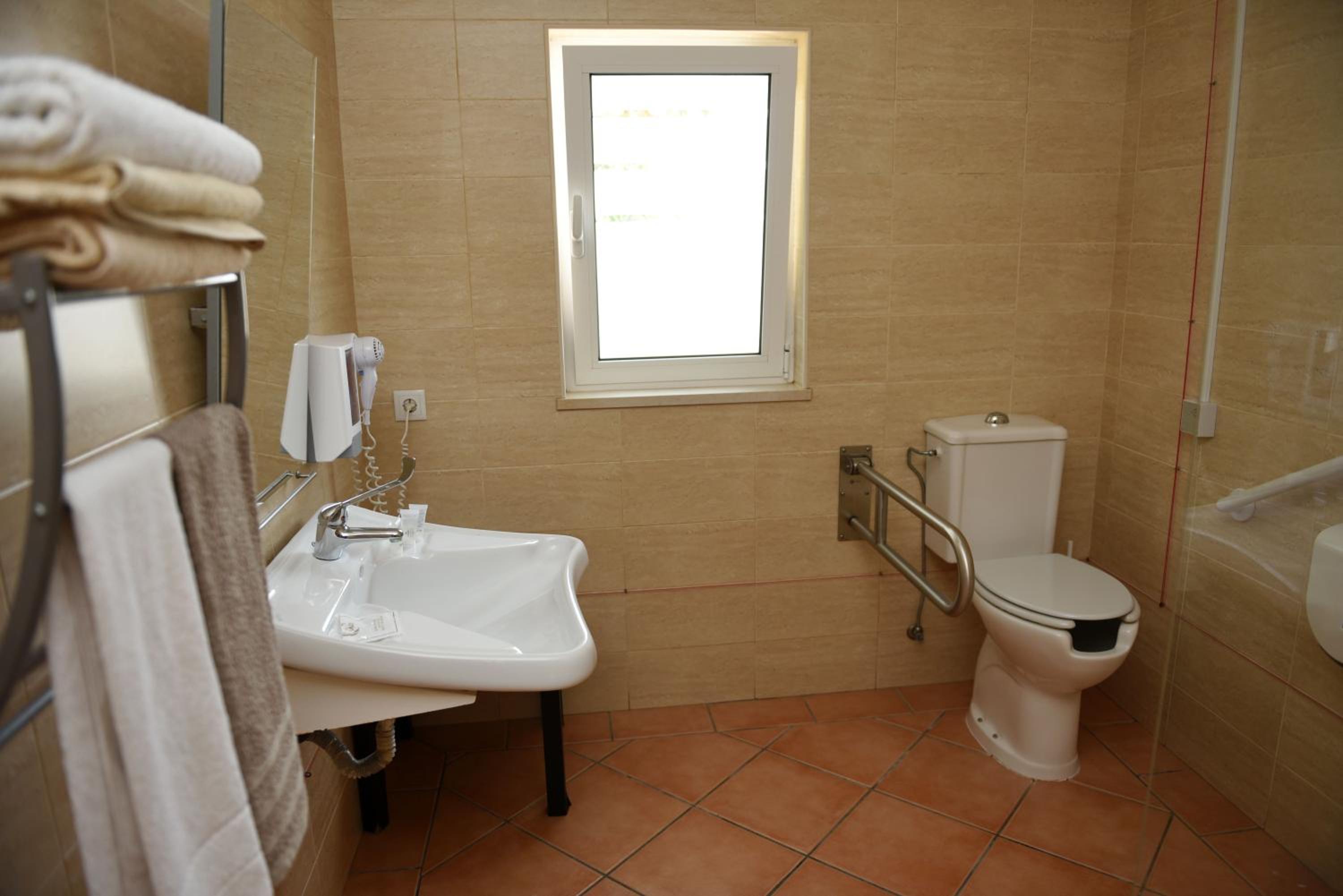 Triple Room - Photo 6