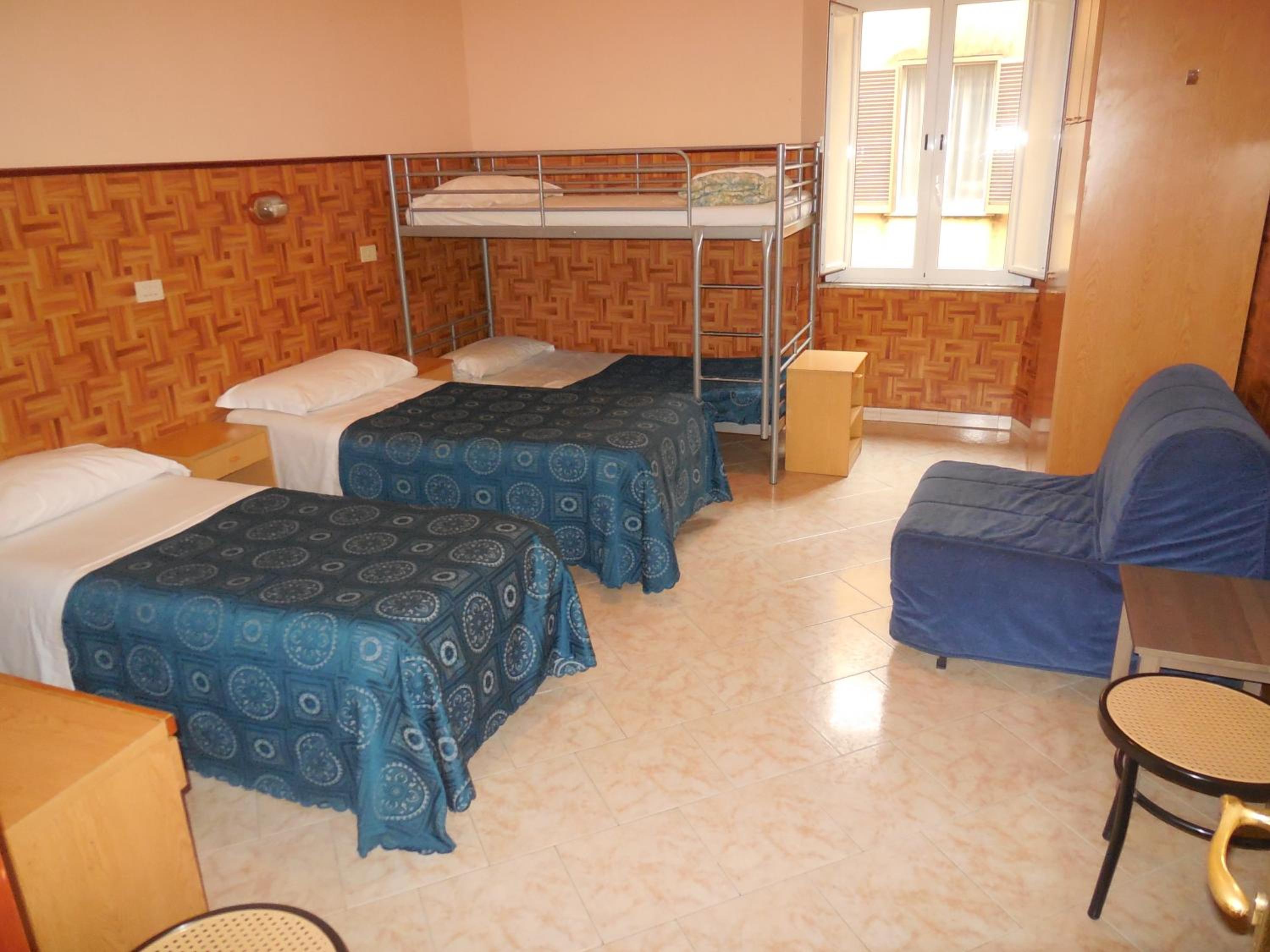 Bed in 5-Bed Female Dormitory Room photo 1